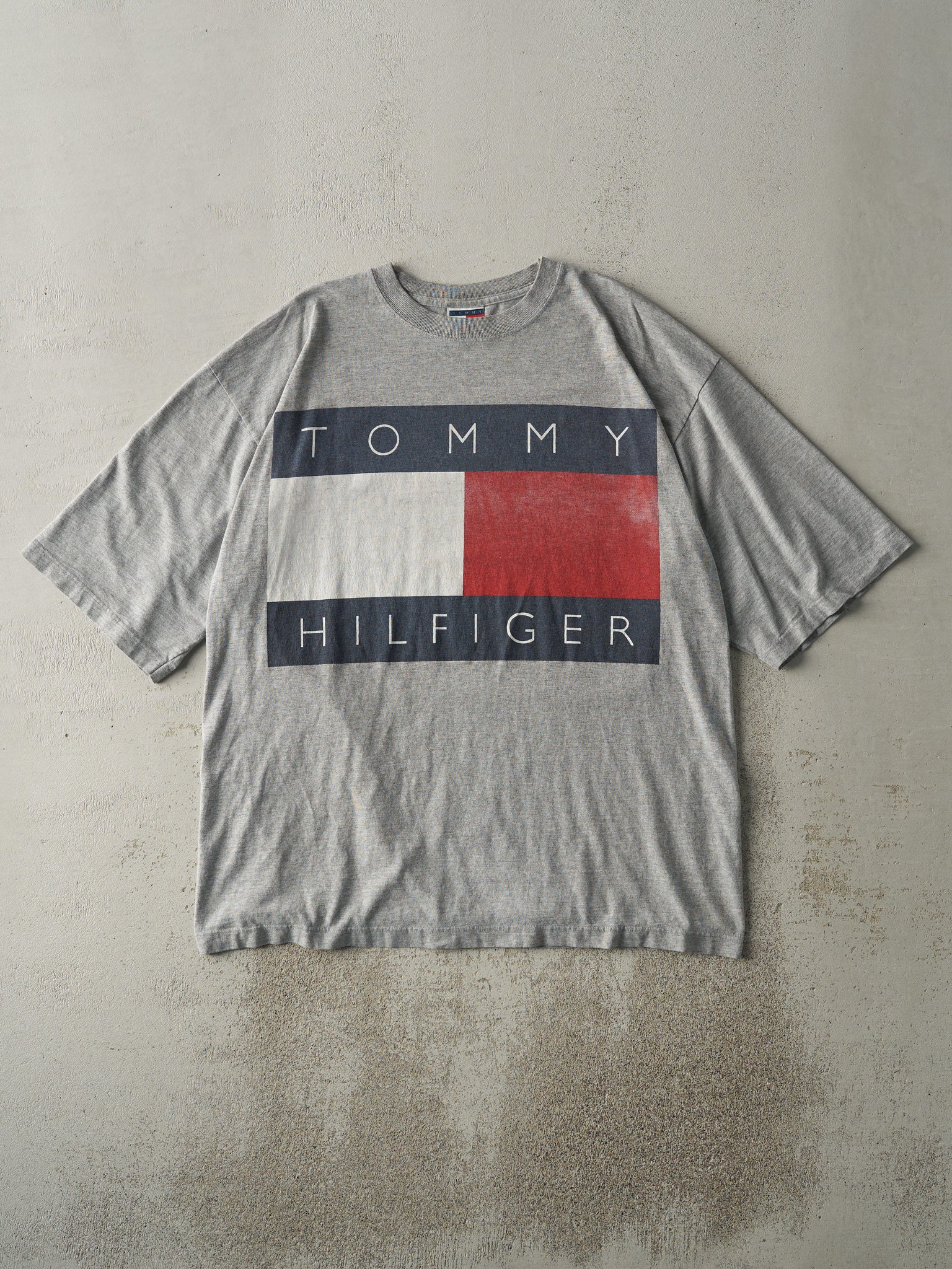 Vintage Y2K Grey Tommy Hilfiger Big Flag Tee (L/XL)