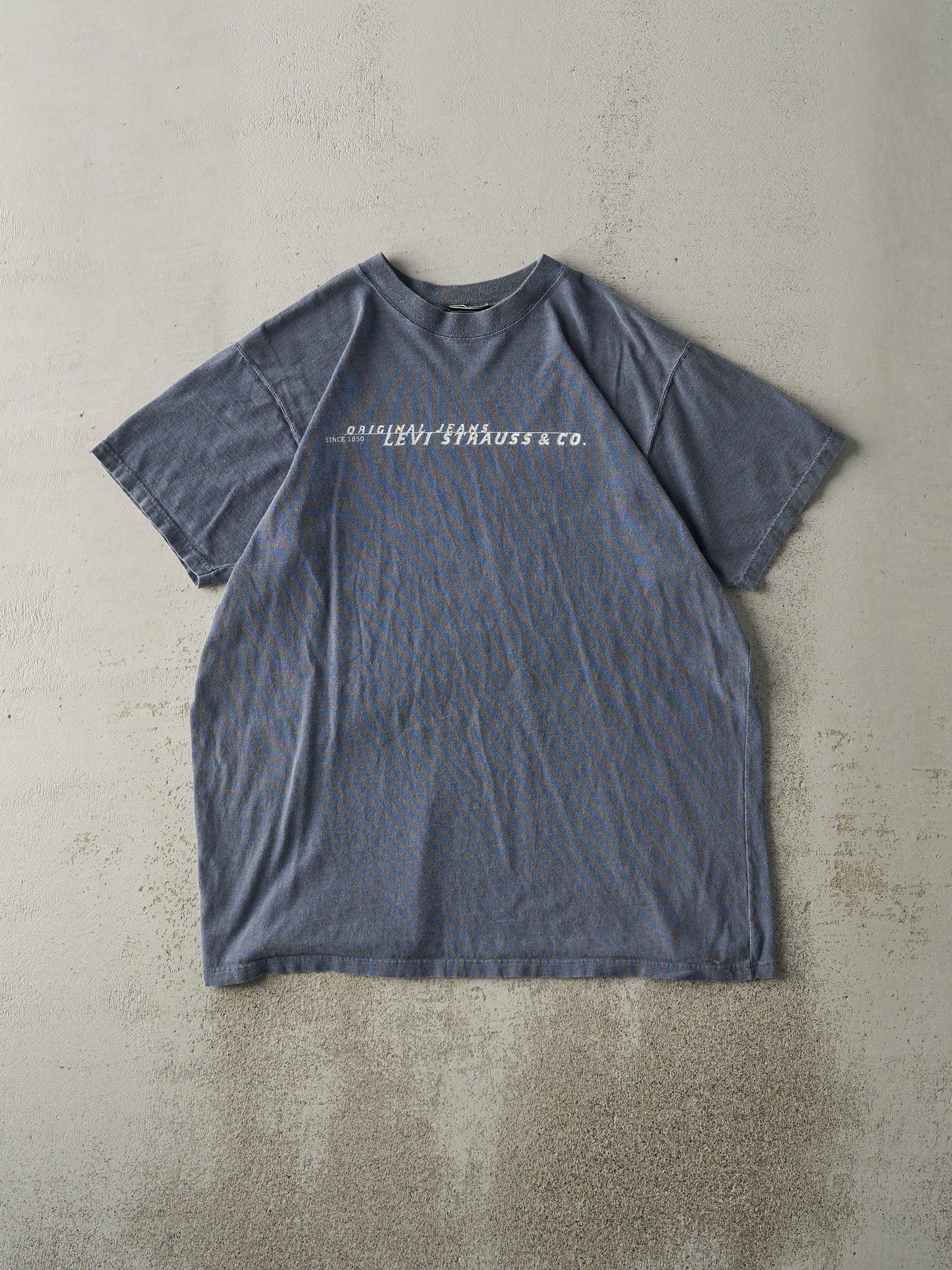 Vintage Y2K Washed Navy Levi's Tee (M)