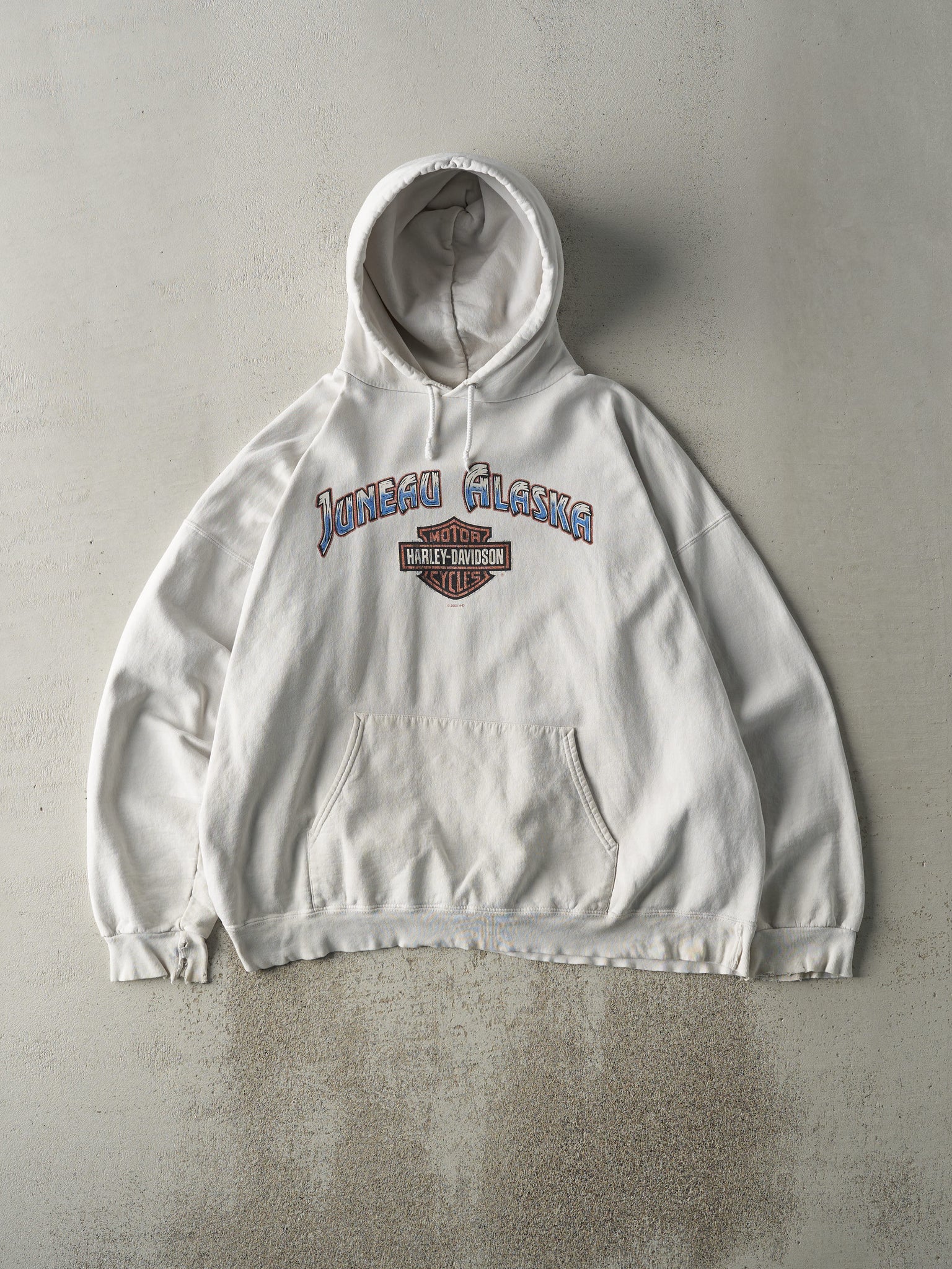 Vintage 08' White Juneau Alaska Harley Davidson Hoodie (L/XL)