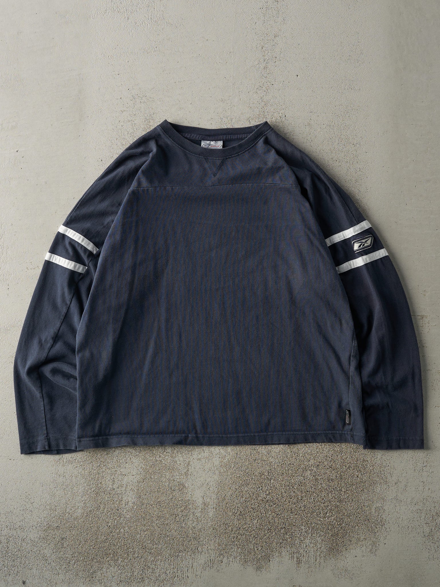 Vintage Y2K Navy Blue & White Striped Long Sleeve (L)