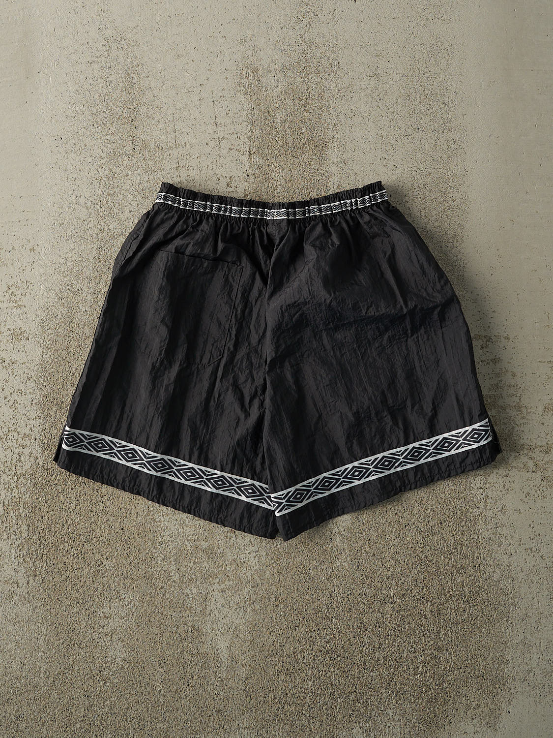 Vintage 90s Black Umbro Nylon Track Shorts (27x6) – Rebalance Vintage