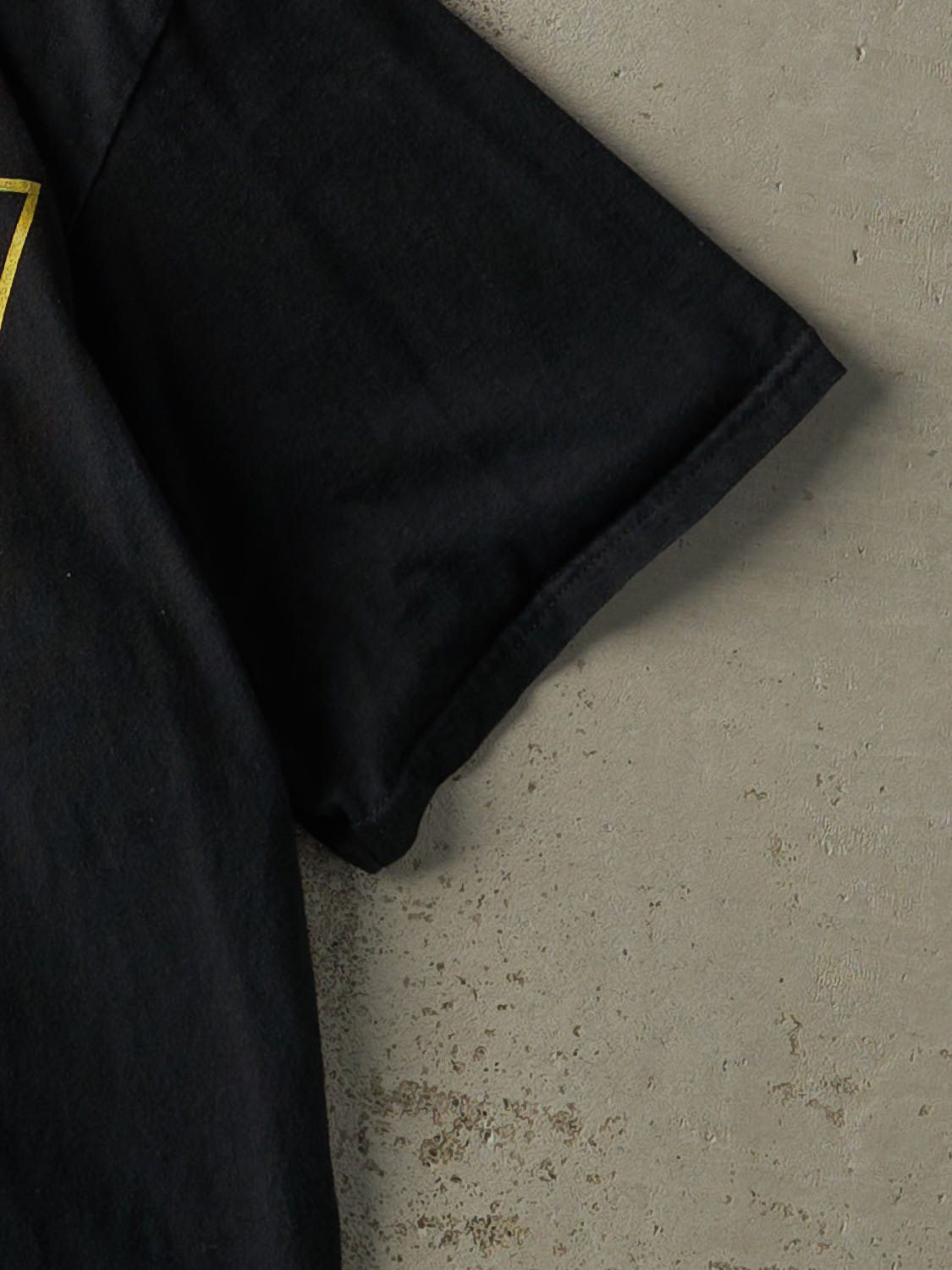 Vintage Y2K Black Kiss Band Tee (L)