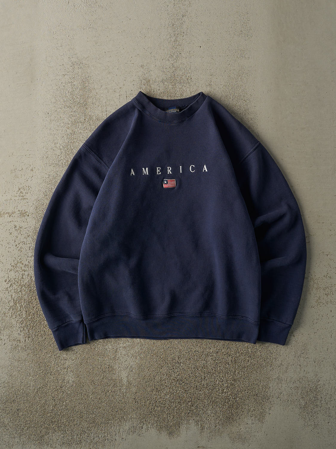 Vintage 90s Navy Blue America Embroidered Crewneck (M)