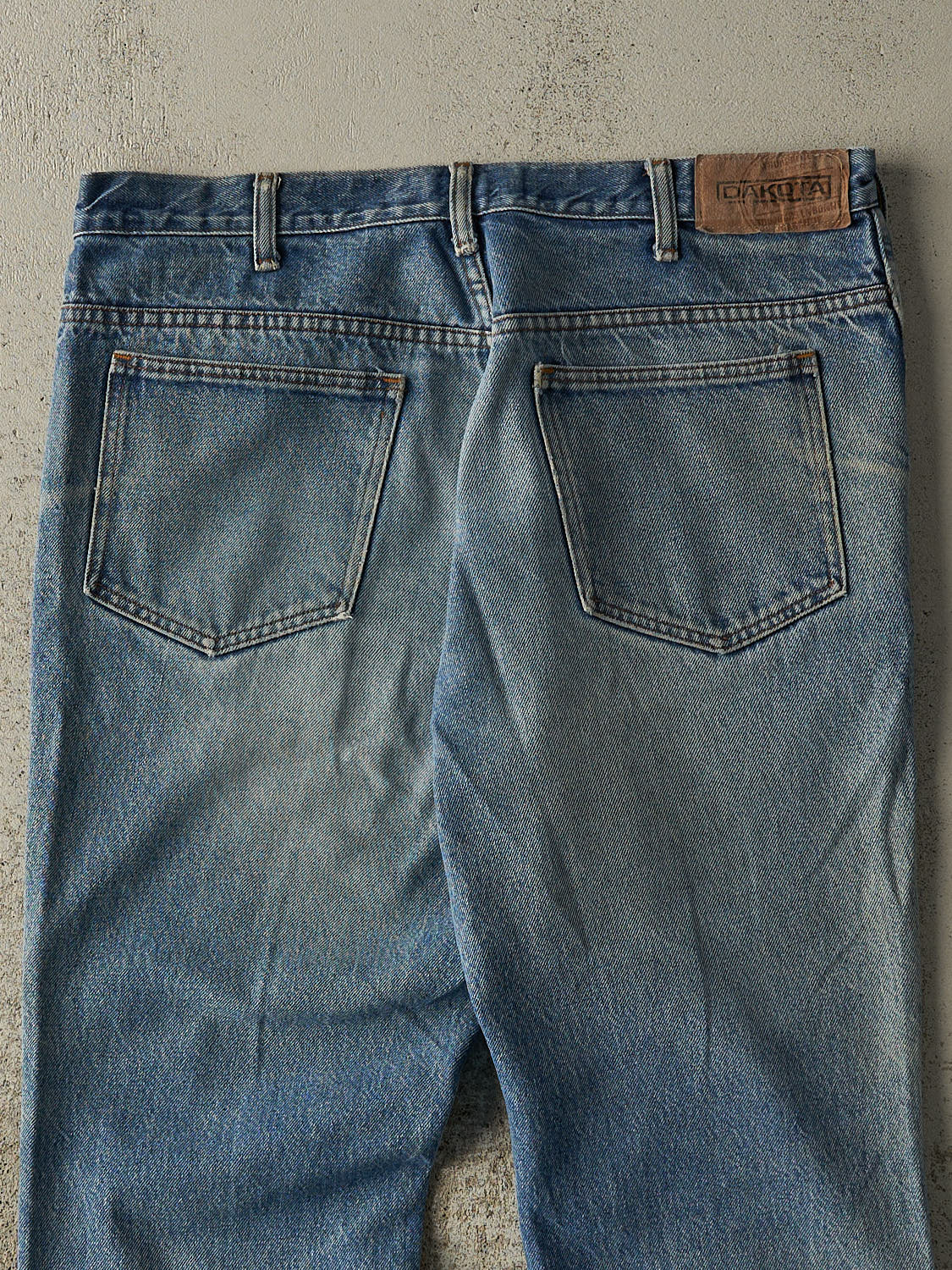 Vintage Y2K Mid Wash Dakota Jeans (37x28)