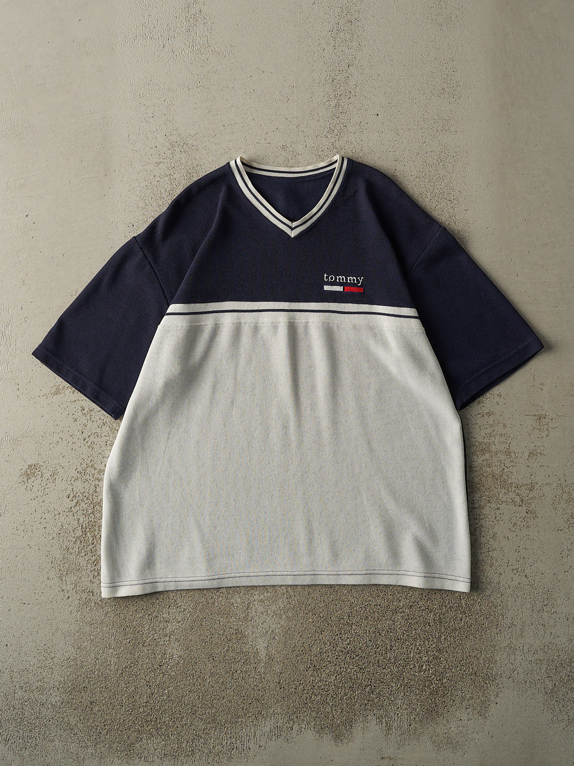 Vintage Y2K Navy Blue & White Tommy Hilfiger Embroidered Textured Tee (L/XL)