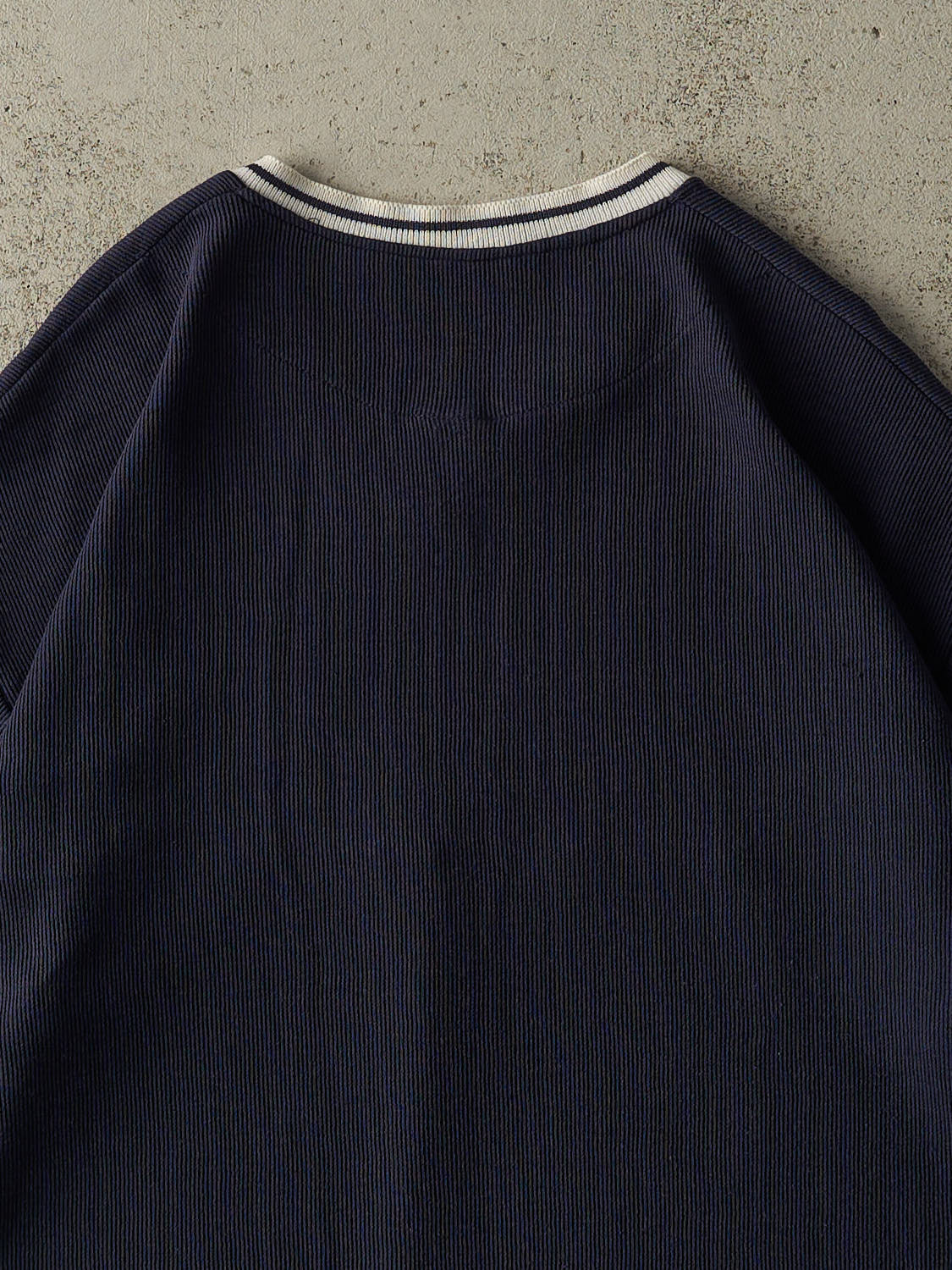 Vintage Y2K Navy Blue & White Tommy Hilfiger Embroidered Textured Tee (L/XL)