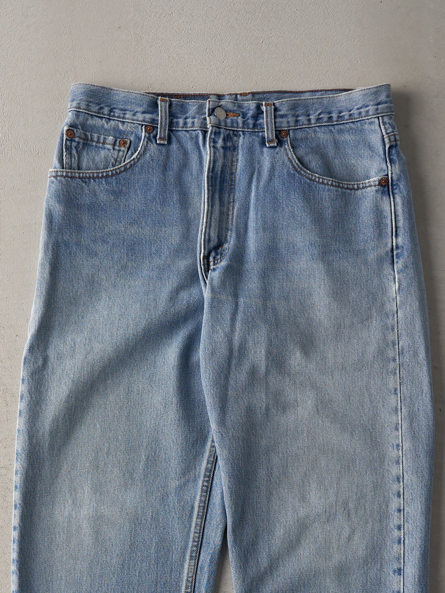 Vintage 90s Light Wash Levi's 550 Jeans (33x30.5)
