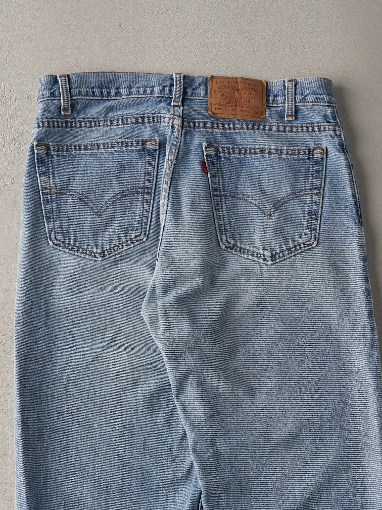 Vintage 90s Light Wash Levi's 550 Jeans (33x30.5)