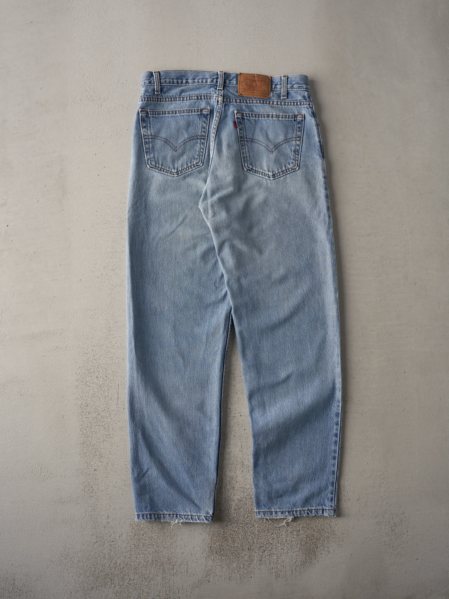 Vintage 90s Light Wash Levi's 550 Jeans (33x30.5)