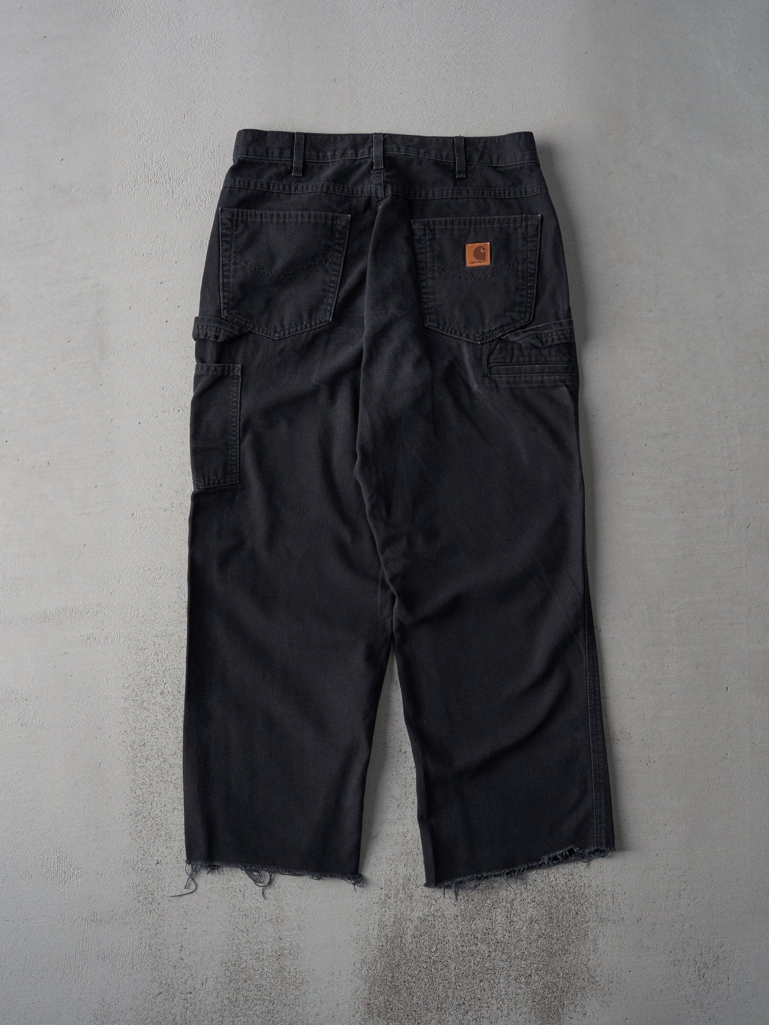 Vintage Y2K Black Carhartt Cut Off Carpenter Pants (32x27.5)
