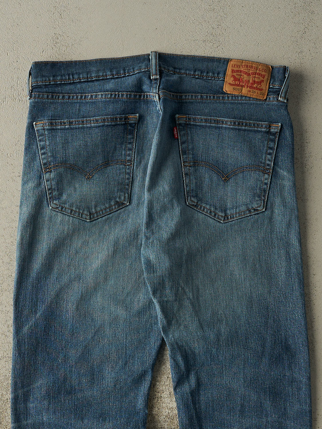 Vintage Y2K Dark Wash Levi's 505 Jeans (36x32.5)