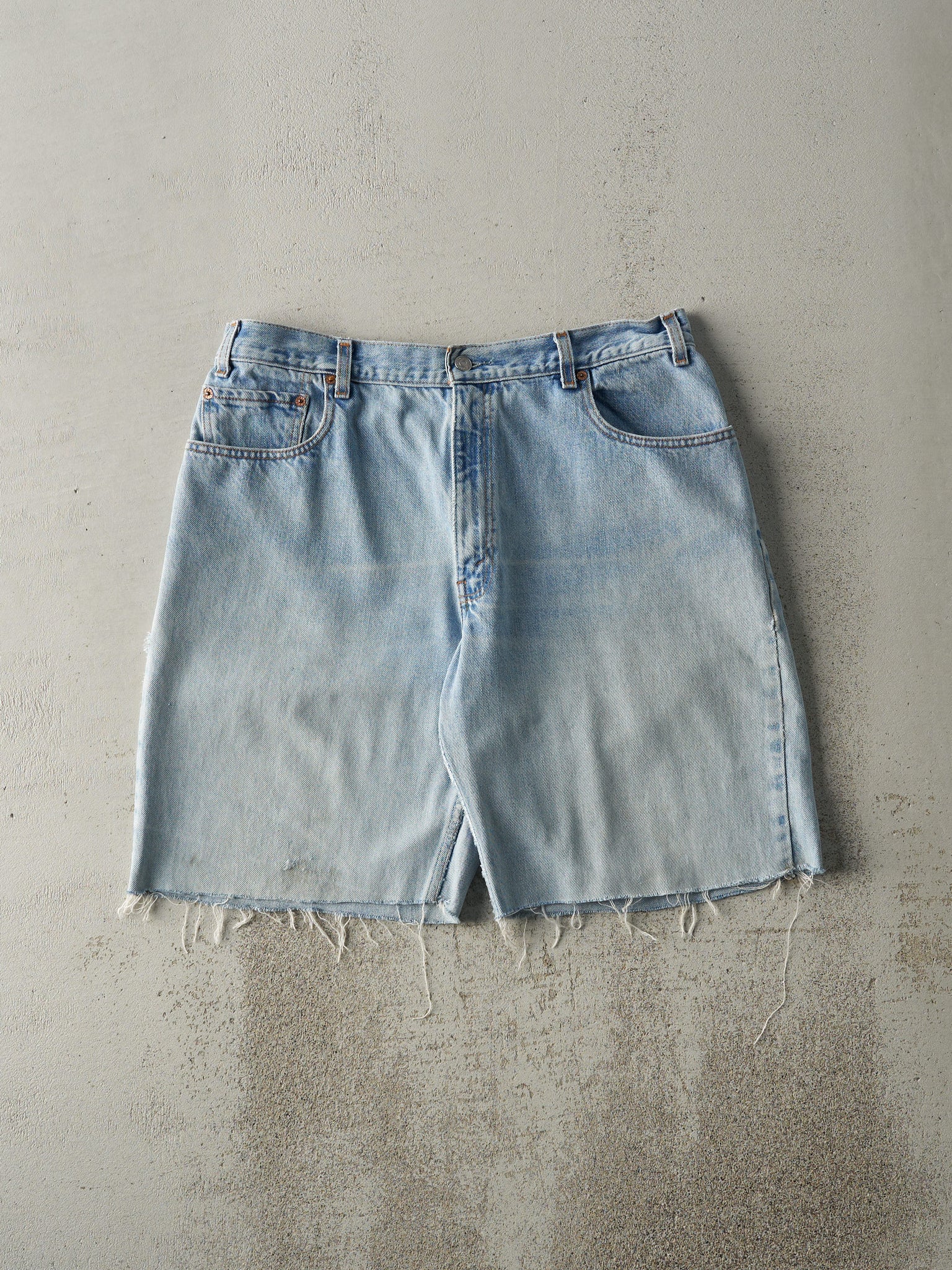 Vintage 90s Light Wash Levi's 560 Jean Shorts (35.5x10)