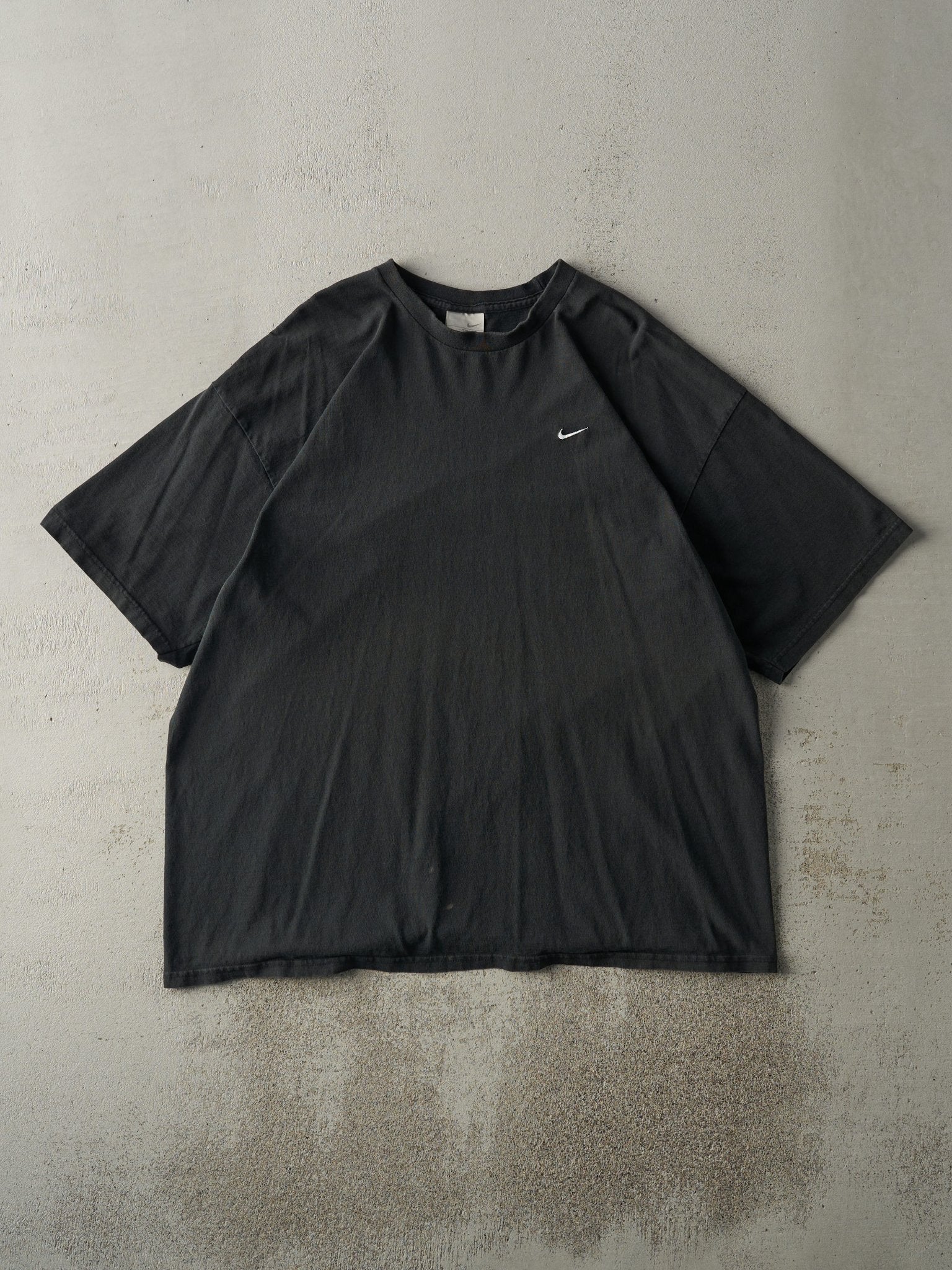 Vintage Y2K Black Nike Swoosh Embroidered Tee (XL)