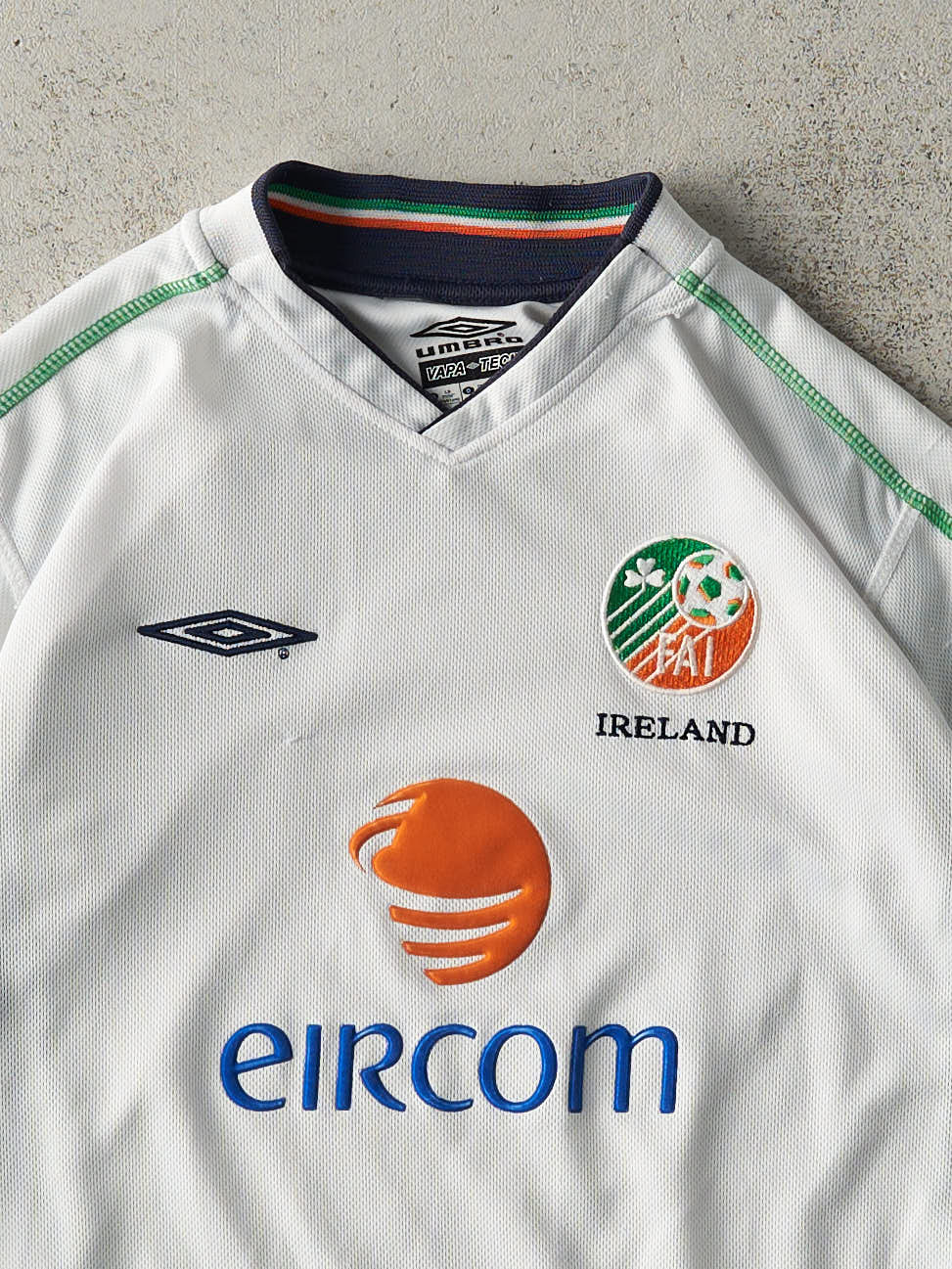 Vintage Y2K White Ireland Umbro Soccer Jersey (XS)