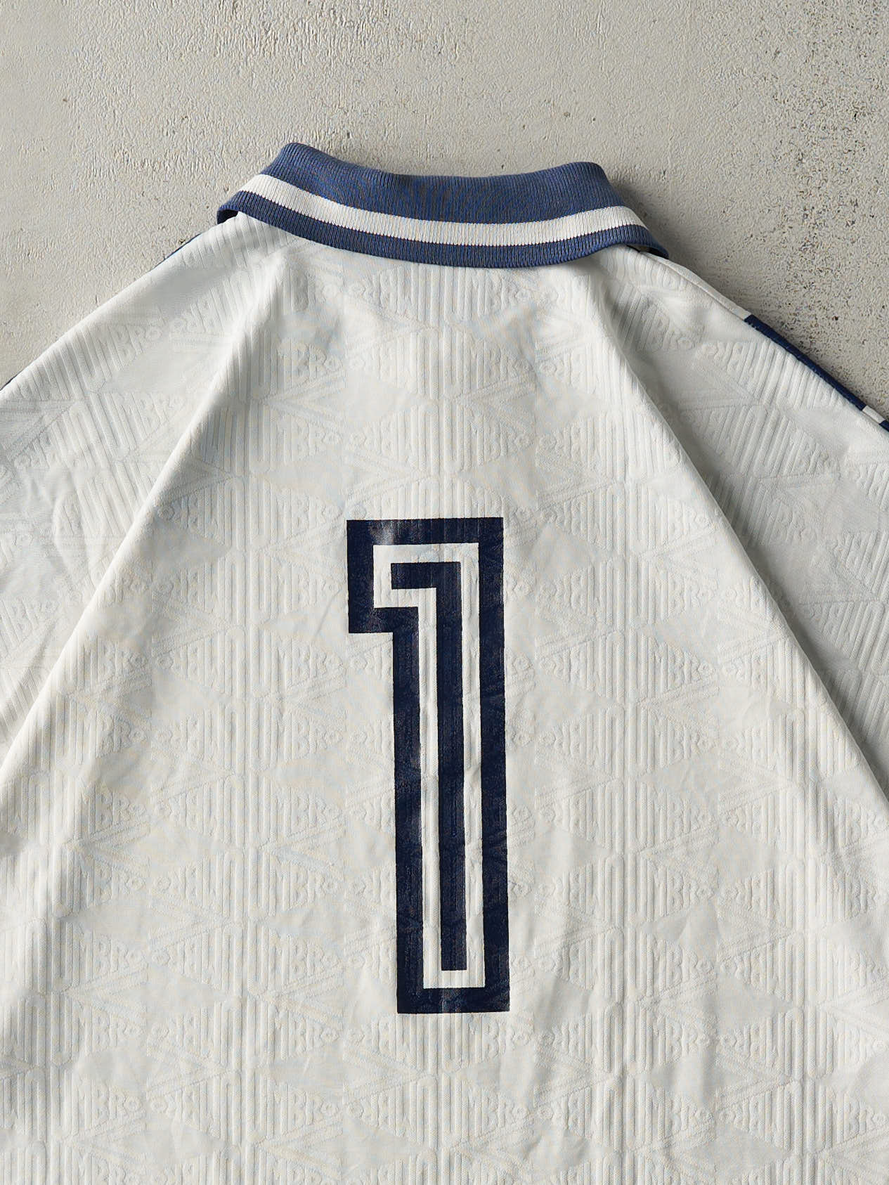 Vintage 90s White & Navy Blue Umbro Soccer Jersey (L)