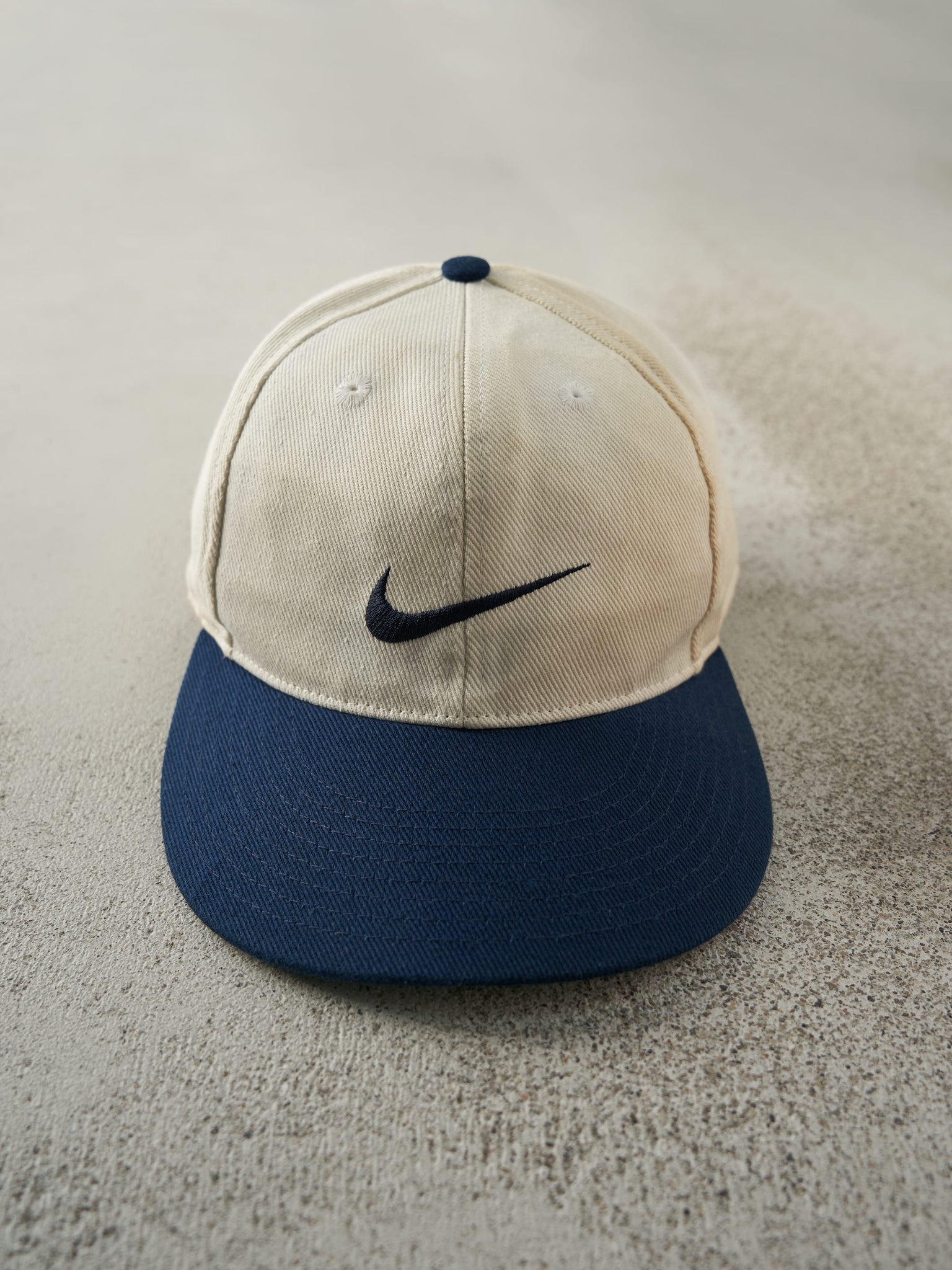 Vintage 90s Beige & Blue Nike x Tiger Woods  Swoosh Fitted Hat (7 1/2)