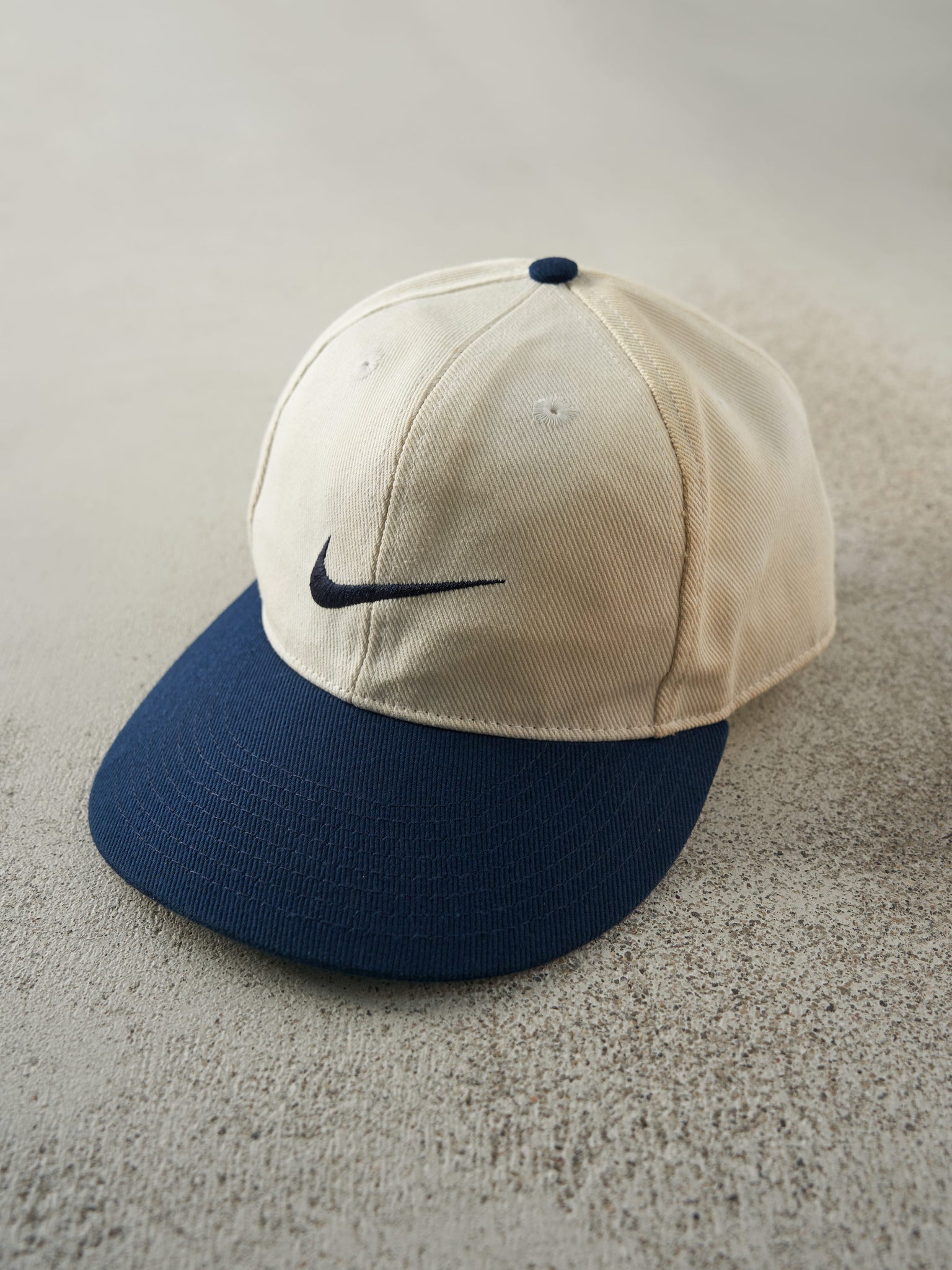 Vintage 90s Beige & Blue Nike x Tiger Woods  Swoosh Fitted Hat (7 1/2)