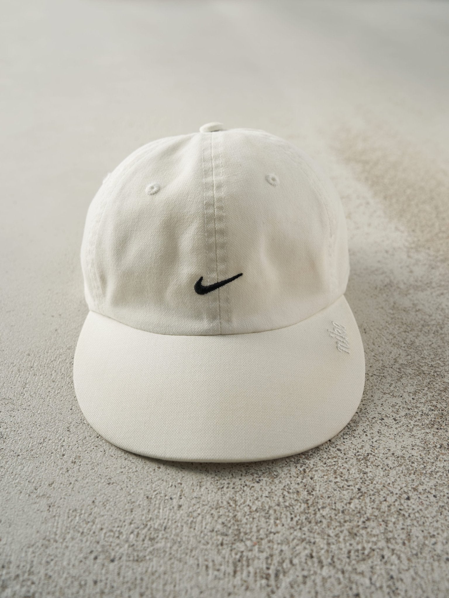 Vintage Y2K White Nike Swoosh Embroidered Strapback Hat
