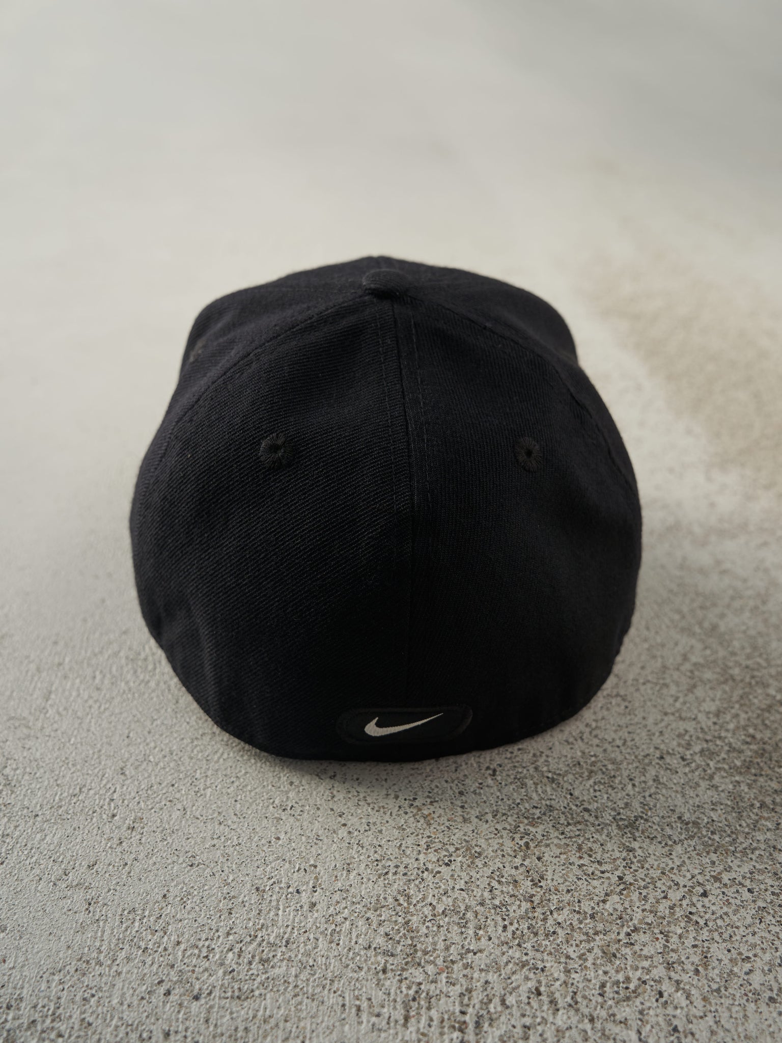 Vintage 90s Black Nike Swoosh Fitted Hat (7 1/8)