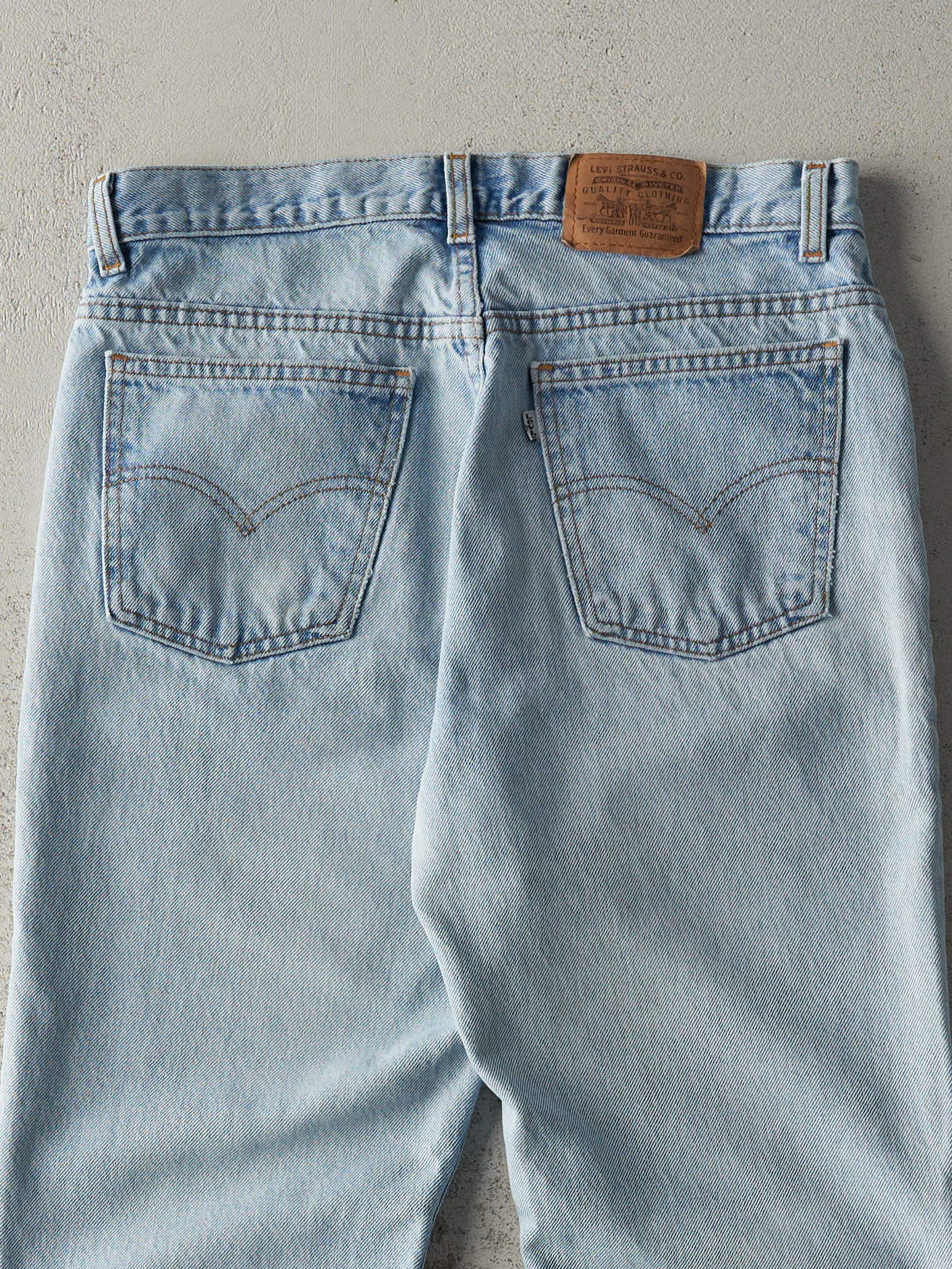 Vintage 80s Light Wash Levi's White Tab Jeans (32x28)