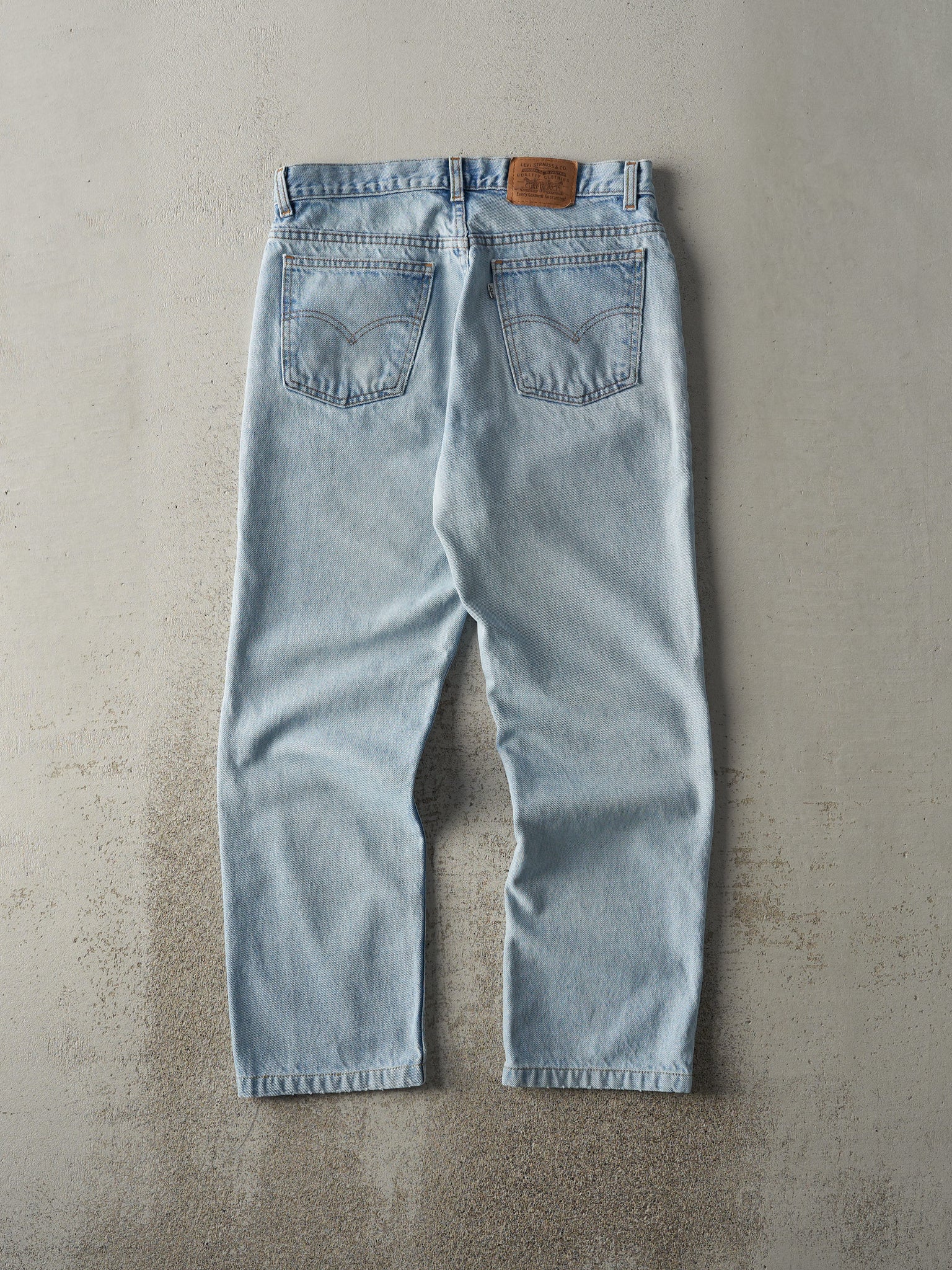 Vintage 80s Light Wash Levi's White Tab Jeans (32x28)