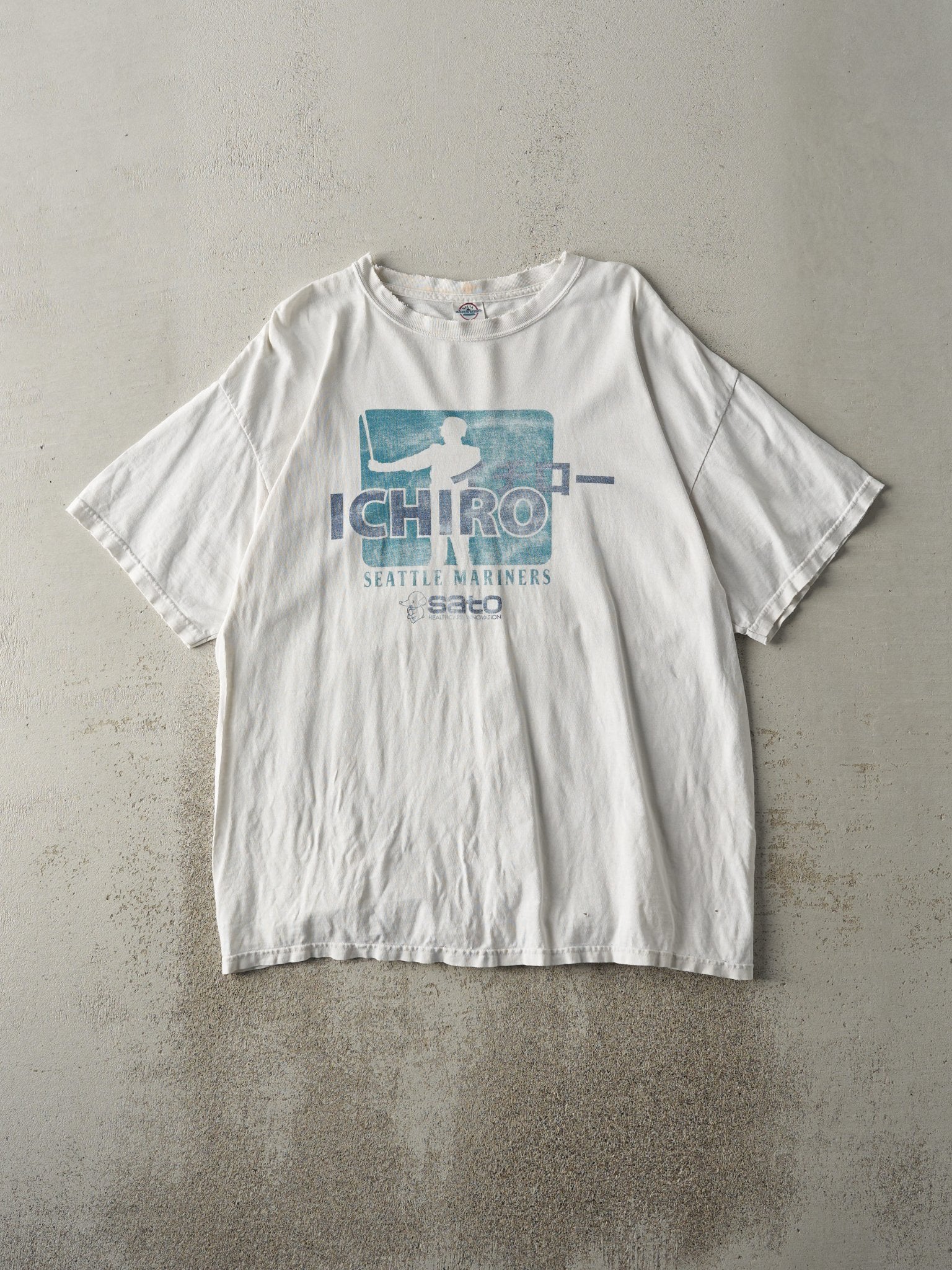 Vintage Y2K White Seattle Mariners Ichiro Tee (M/L)