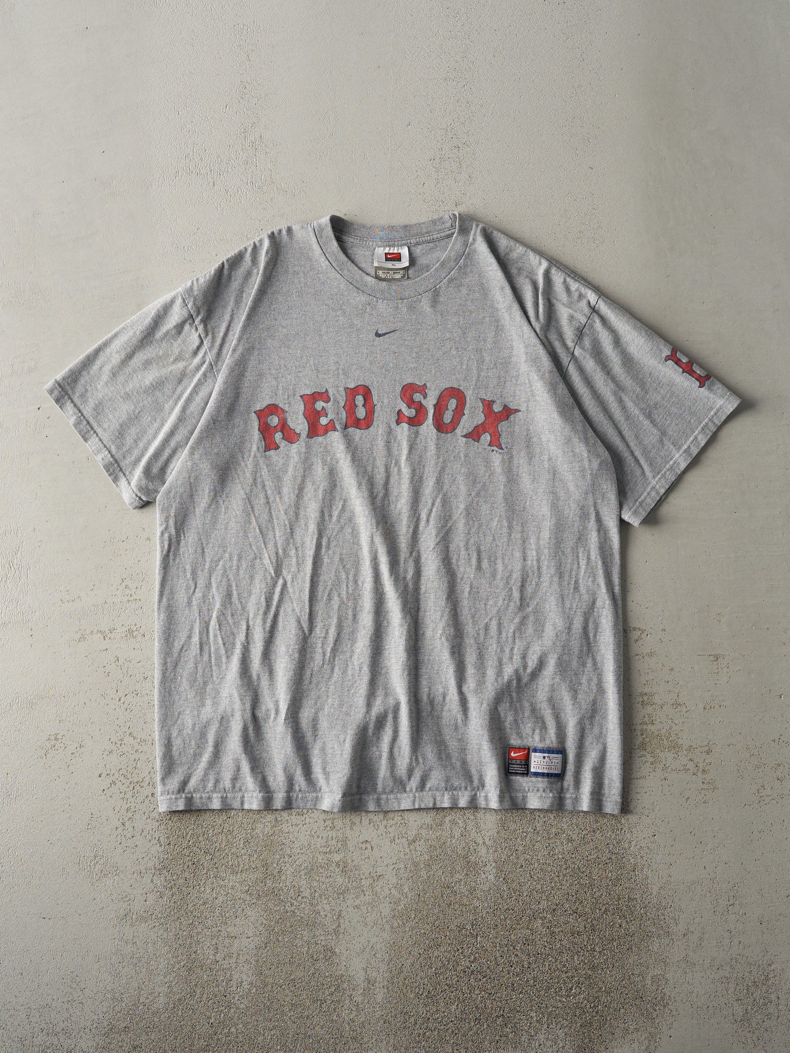 Vintage 04' Grey Boston Red Sox Nike Tee (L/XL)