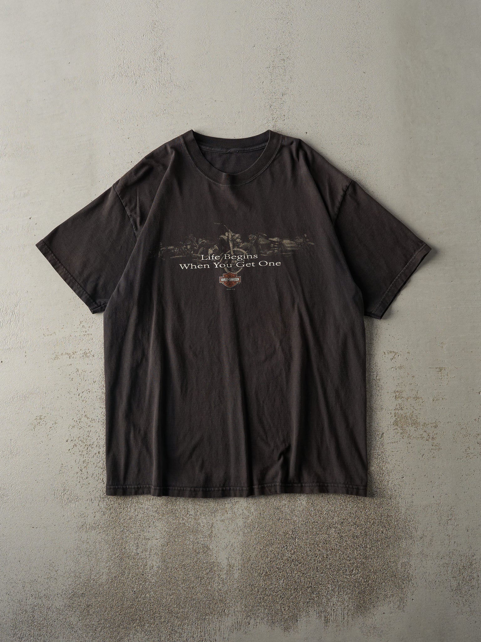 Vintage 06' Faded Black Oakland, California Harley Davidson Tee (L)