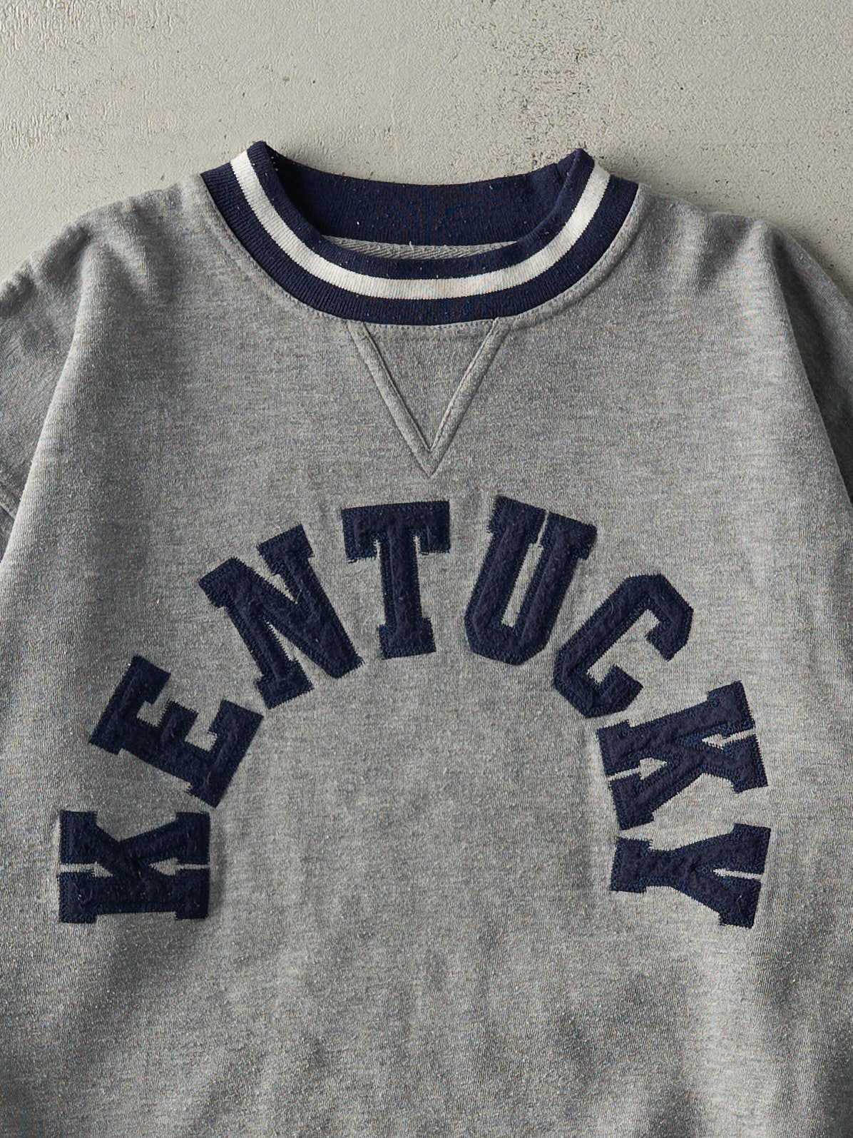 Vintage 90s Grey University of Kentucky Crewneck (L)