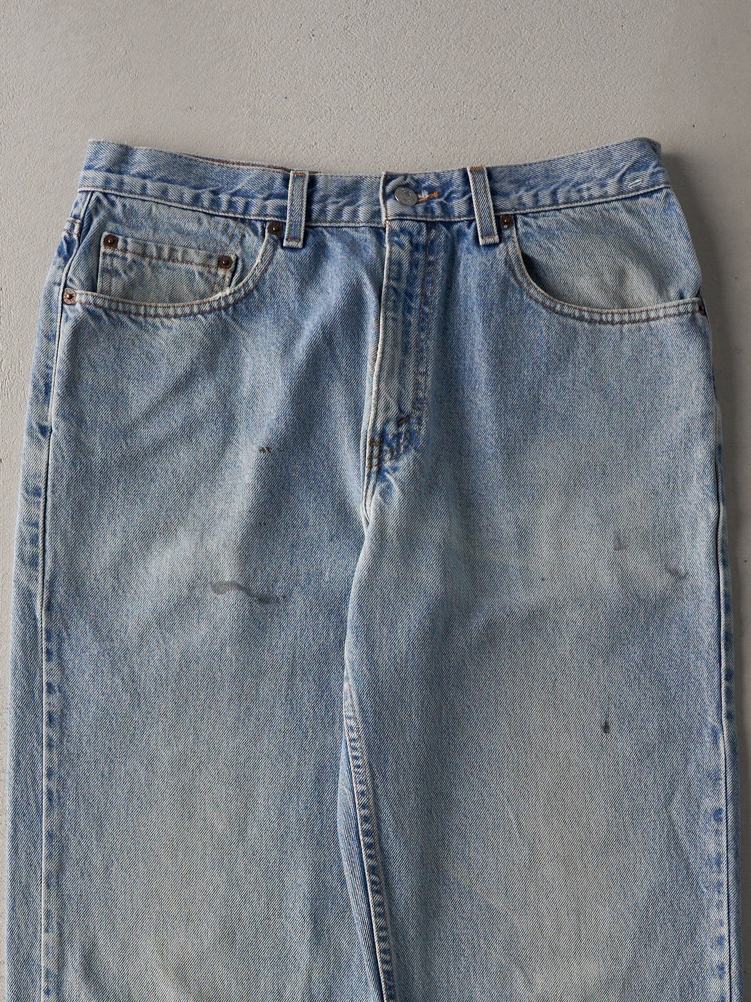 Vintage 90s Light Wash Levi's Relaxed Straight Leg Jeans (33x33)