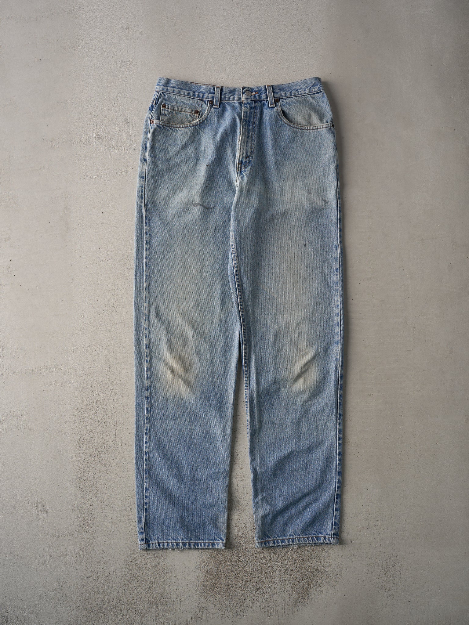Vintage 90s Light Wash Levi's Relaxed Straight Leg Jeans (33x33)