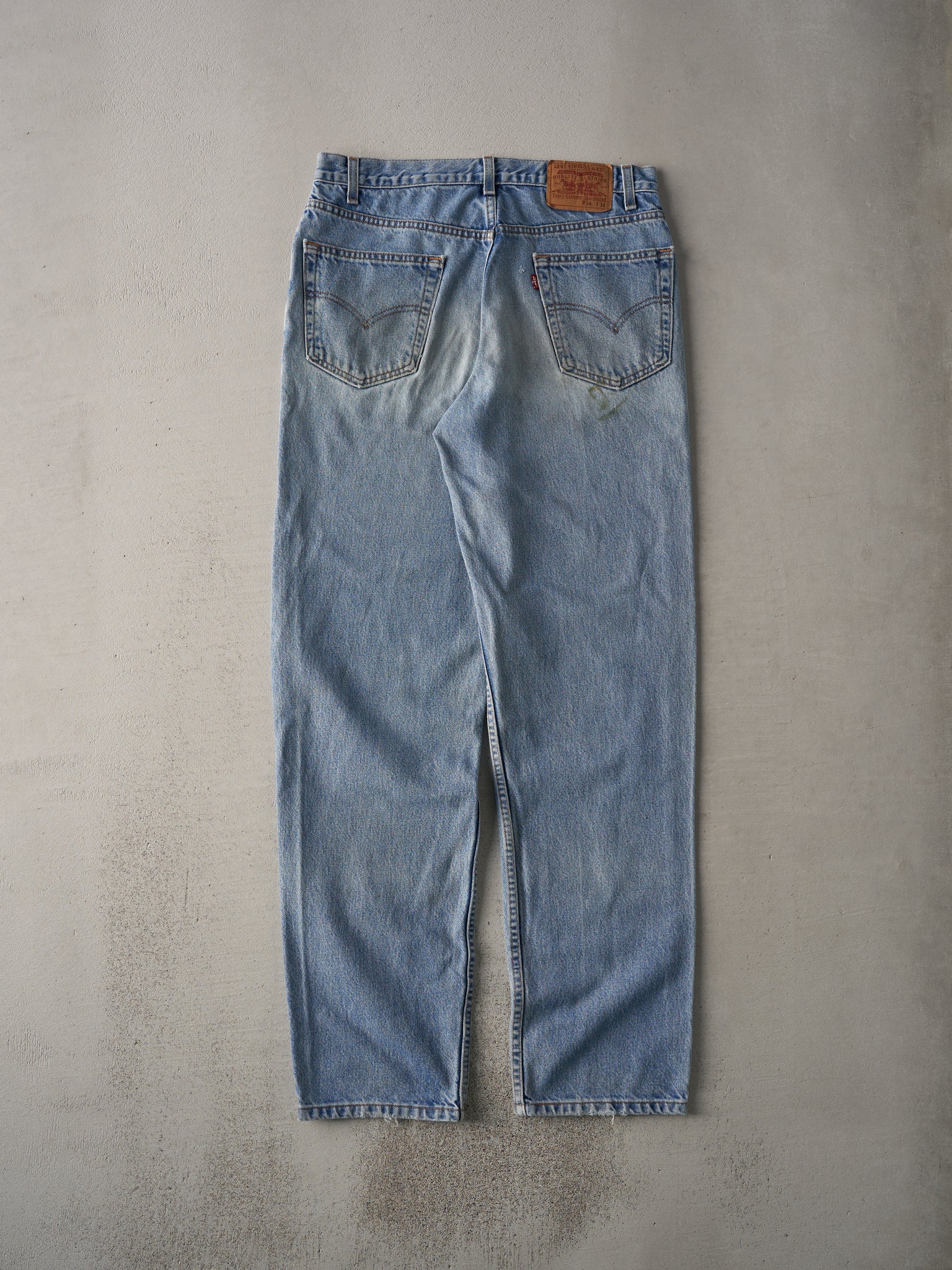 Vintage 90s Light Wash Levi's Relaxed Straight Leg Jeans (33x33)