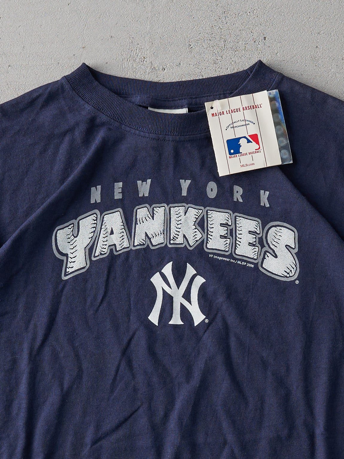 Vintage 06' Navy New York Yankees Puff Print Dead Stock Tee (S)