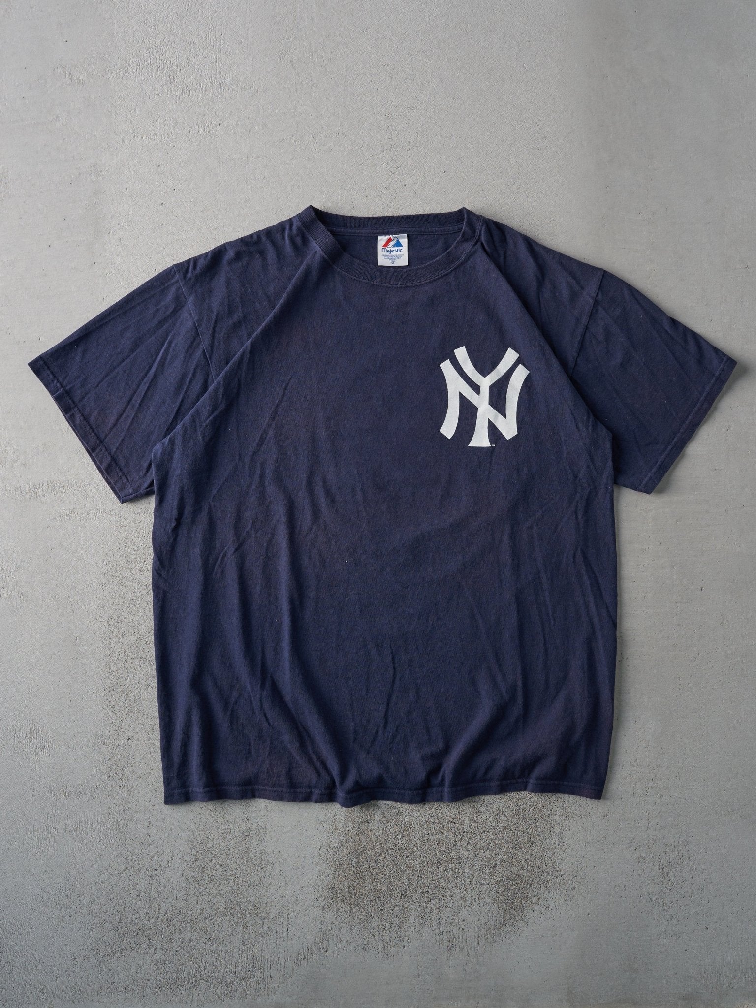 Vintage Y2K Navy New York Yankees Yogi Berra Player Tee (L)