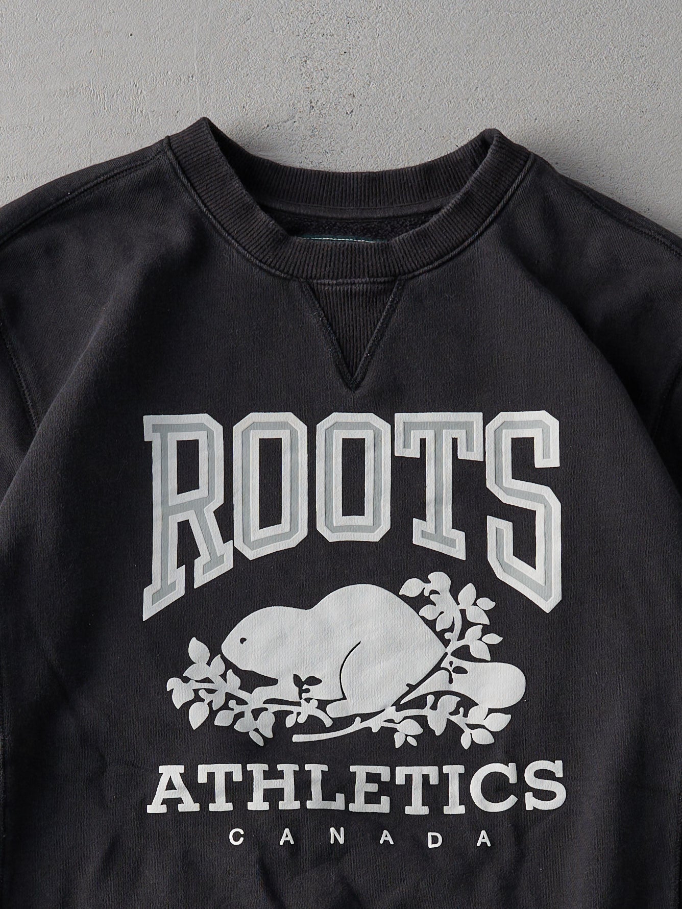 Vintage 90s Black Roots Canada Crewneck (M)