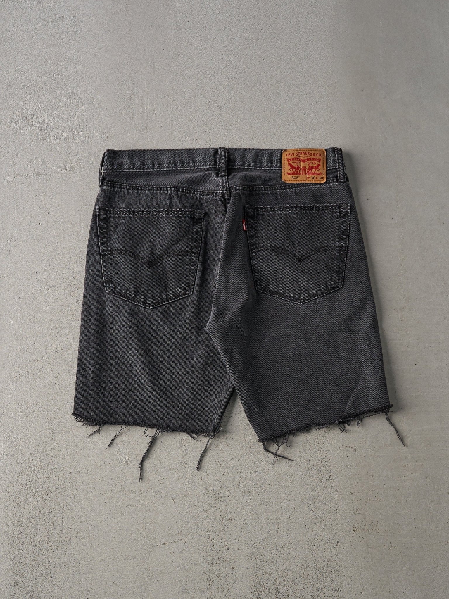 Vintage 90s Black Levi's 505 Cut Off Shorts (35x9)