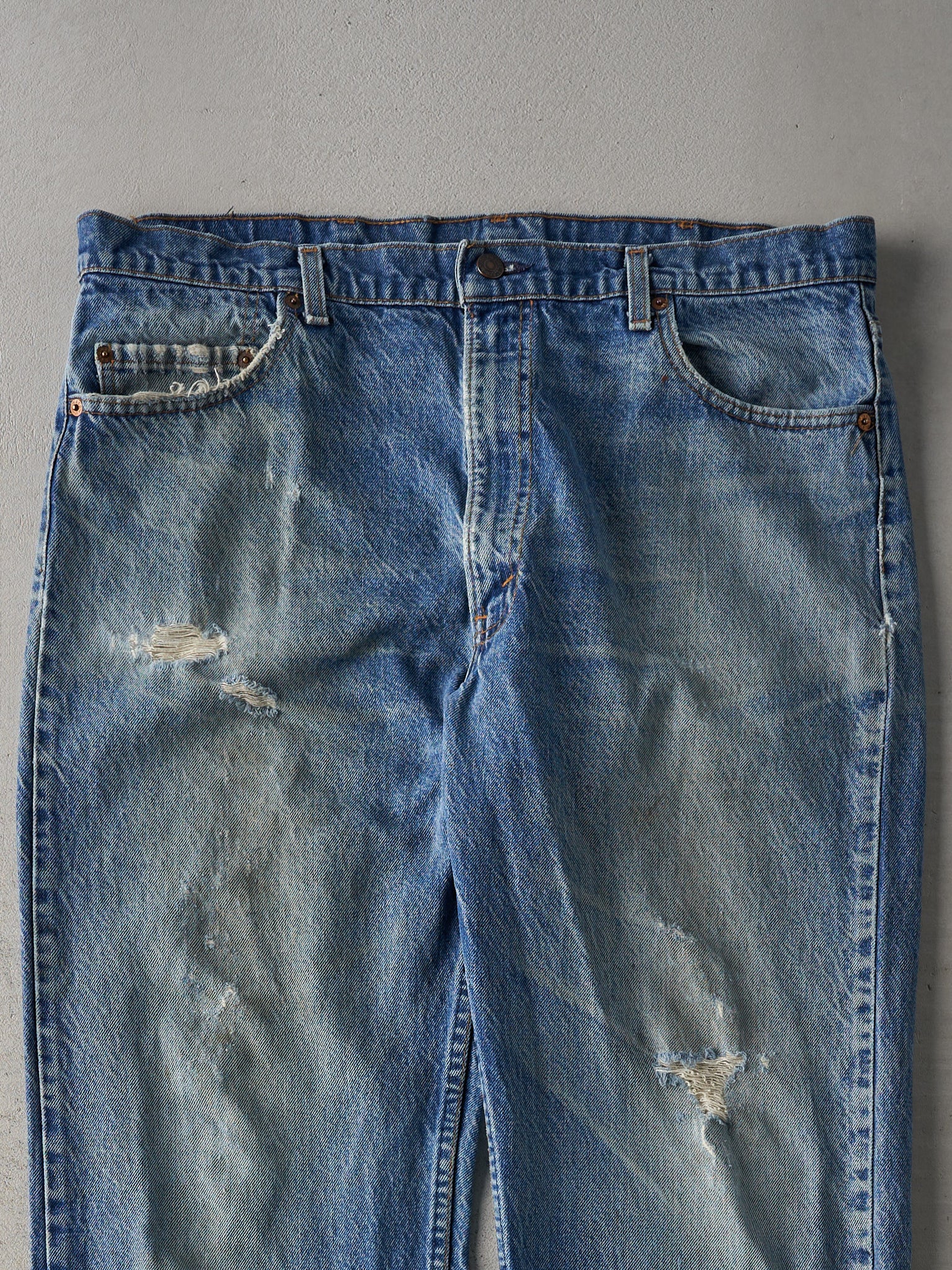 Vintage 80s Light Wash Levi's 505 Distressed Jeans (38x30.5)