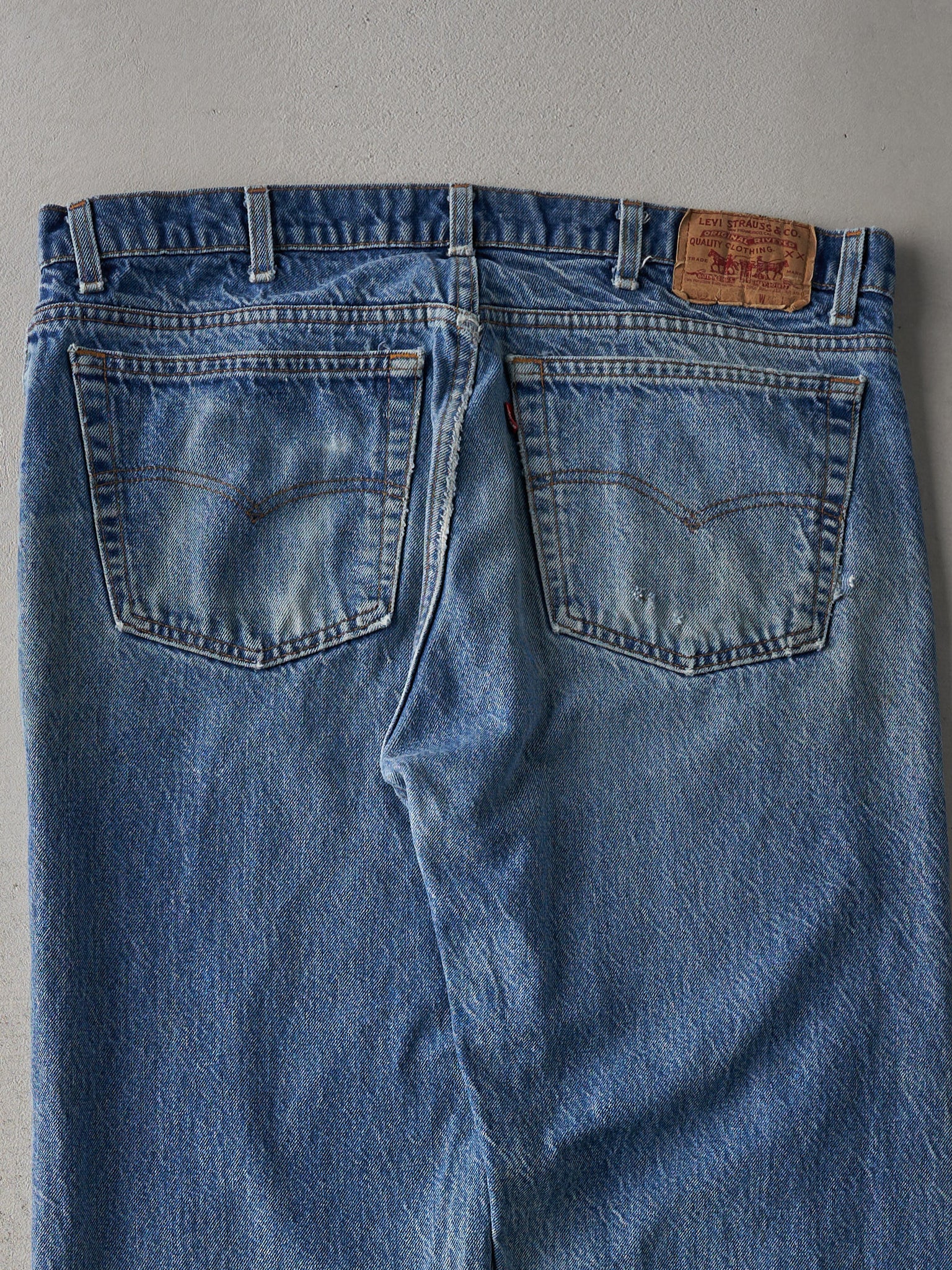 Vintage 80s Light Wash Levi's 505 Distressed Jeans (38x30.5)