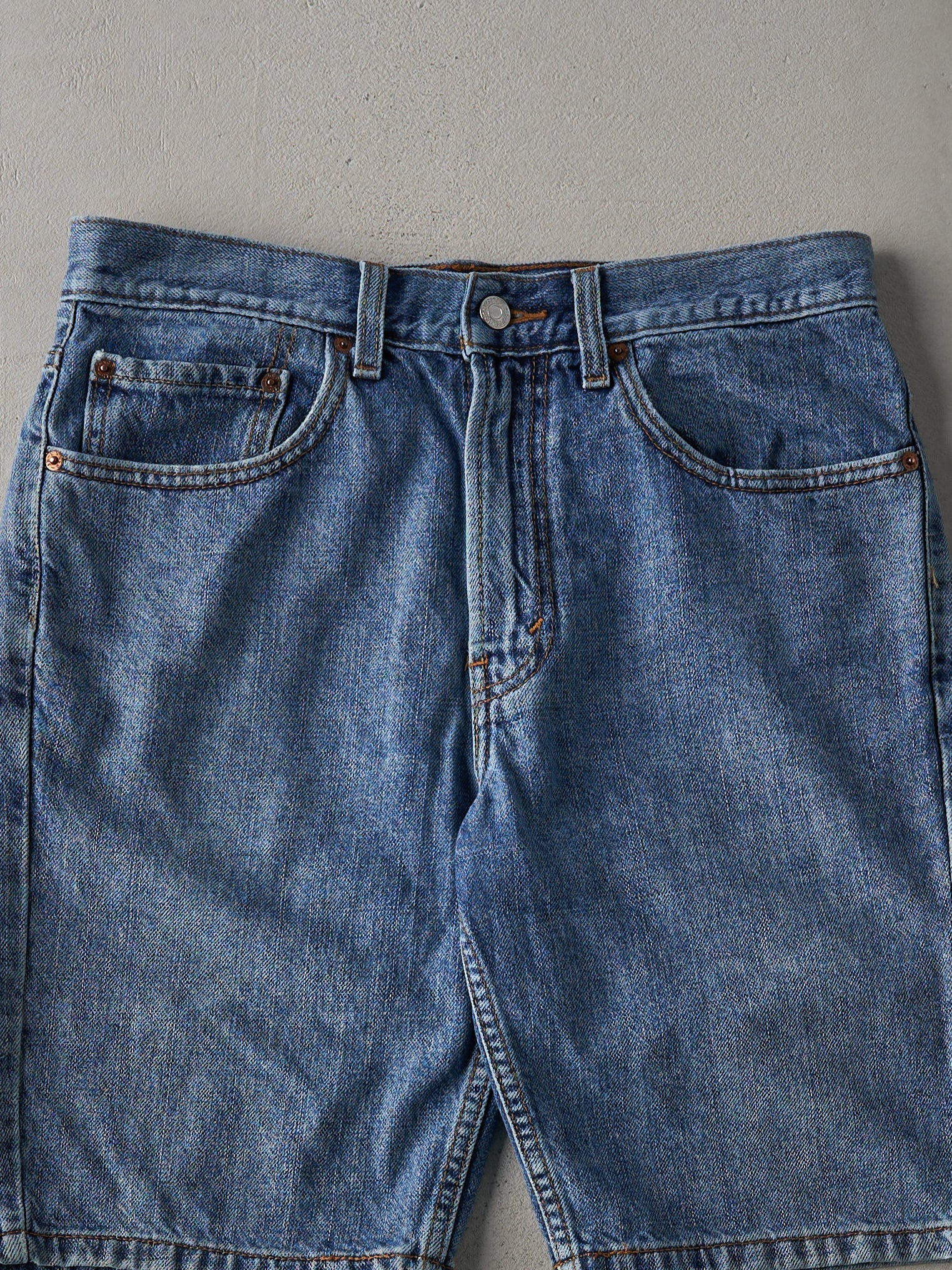 Vintage Y2K Light Wash Levi's 505 Jean Shorts (32x9)