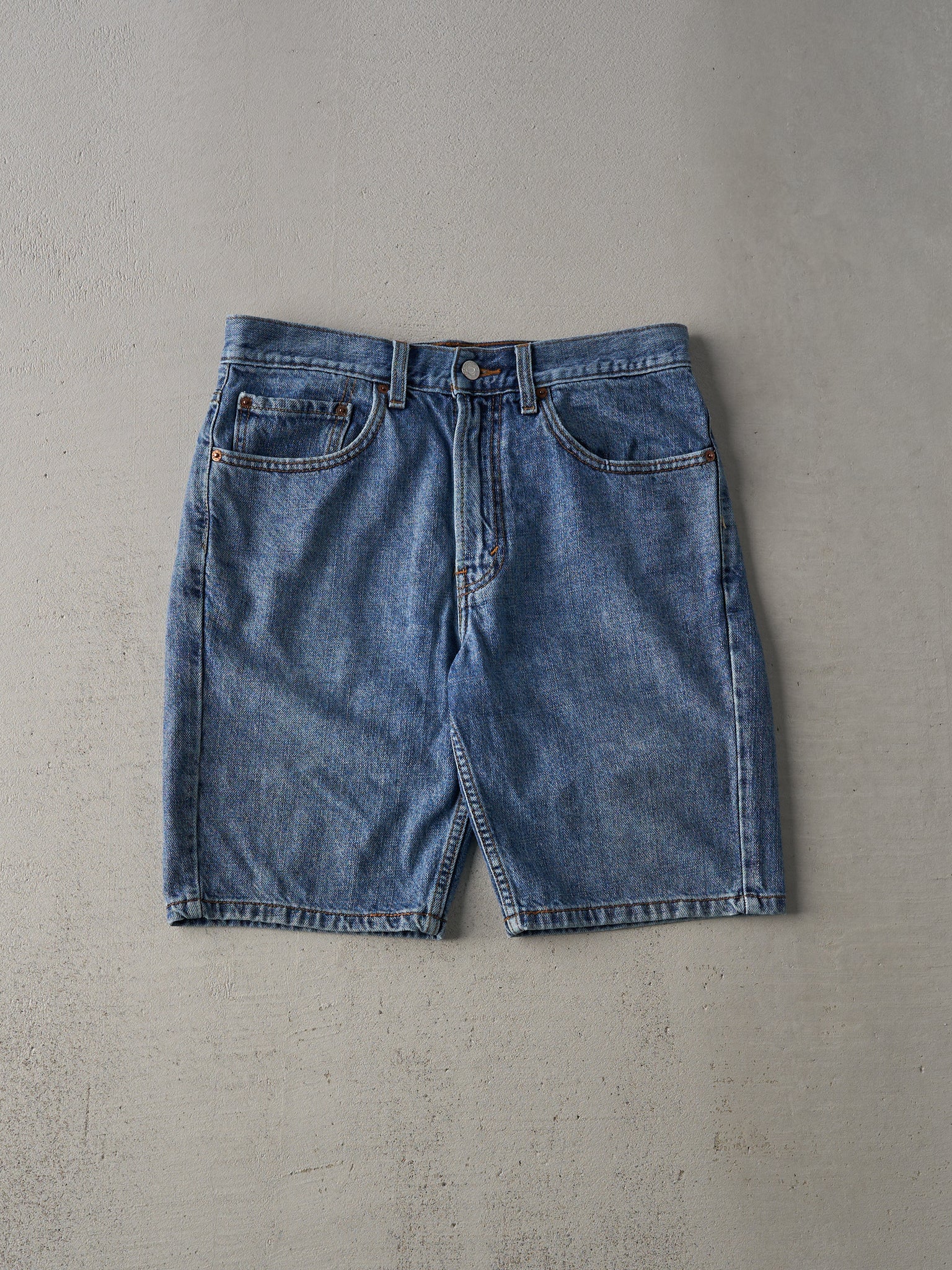 Vintage Y2K Light Wash Levi's 505 Jean Shorts (32x9)