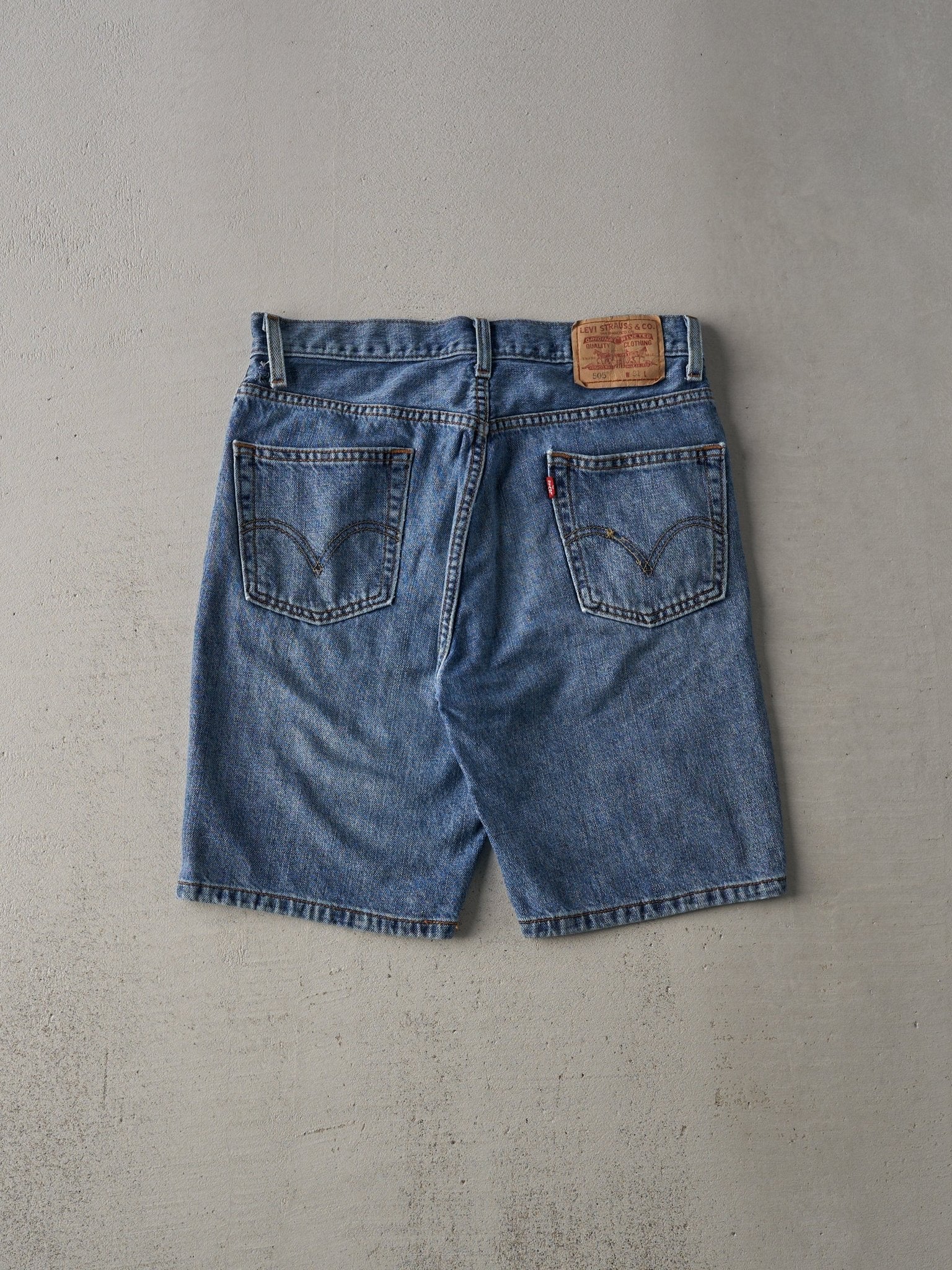 Vintage Y2K Light Wash Levi's 505 Jean Shorts (32x9)