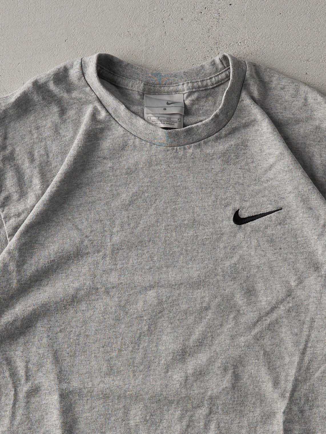 Vintage Y2K Light Grey Nike Blank Embroidered Tee (S)