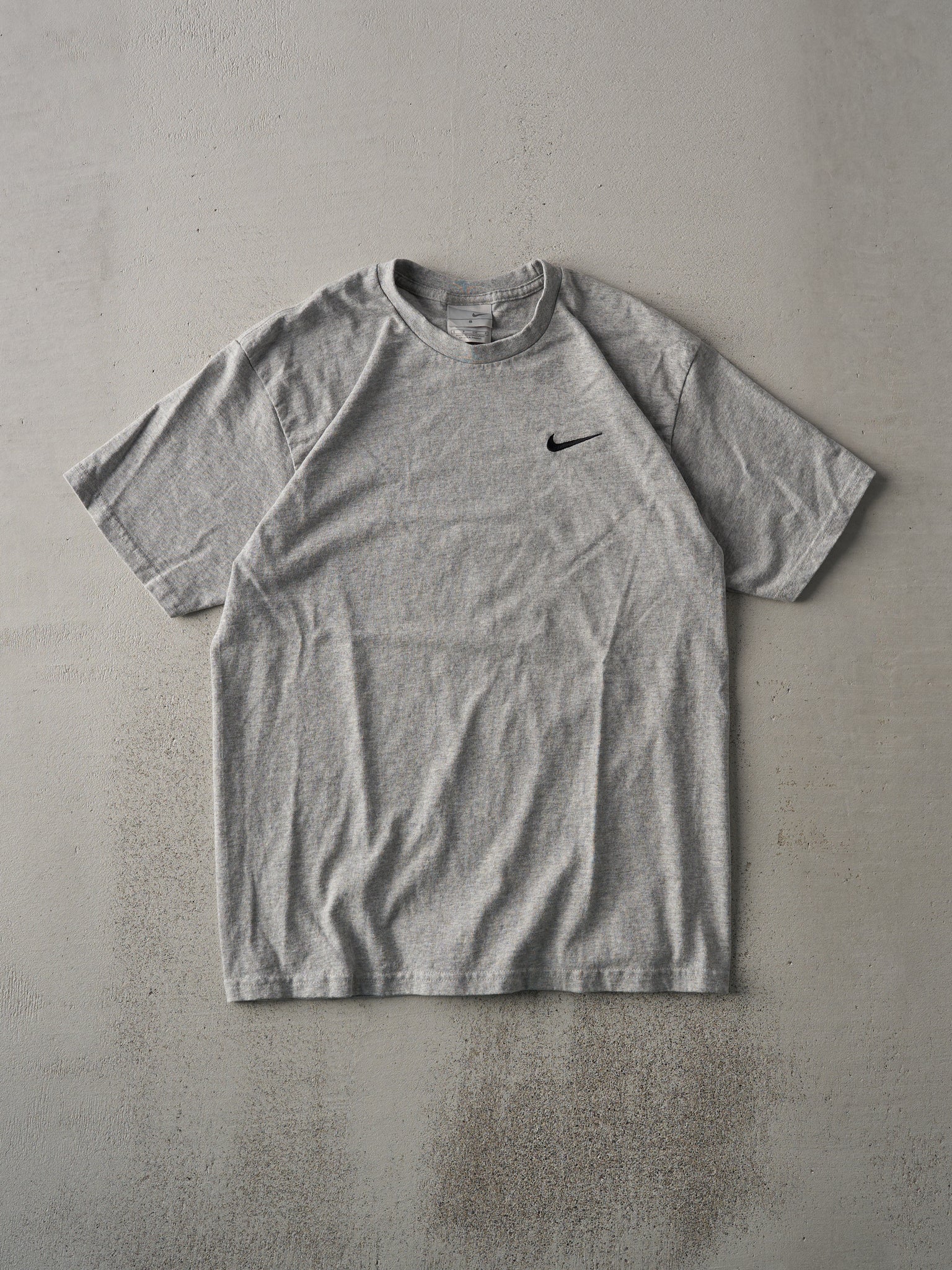 Vintage Y2K Light Grey Nike Blank Embroidered Tee (S)