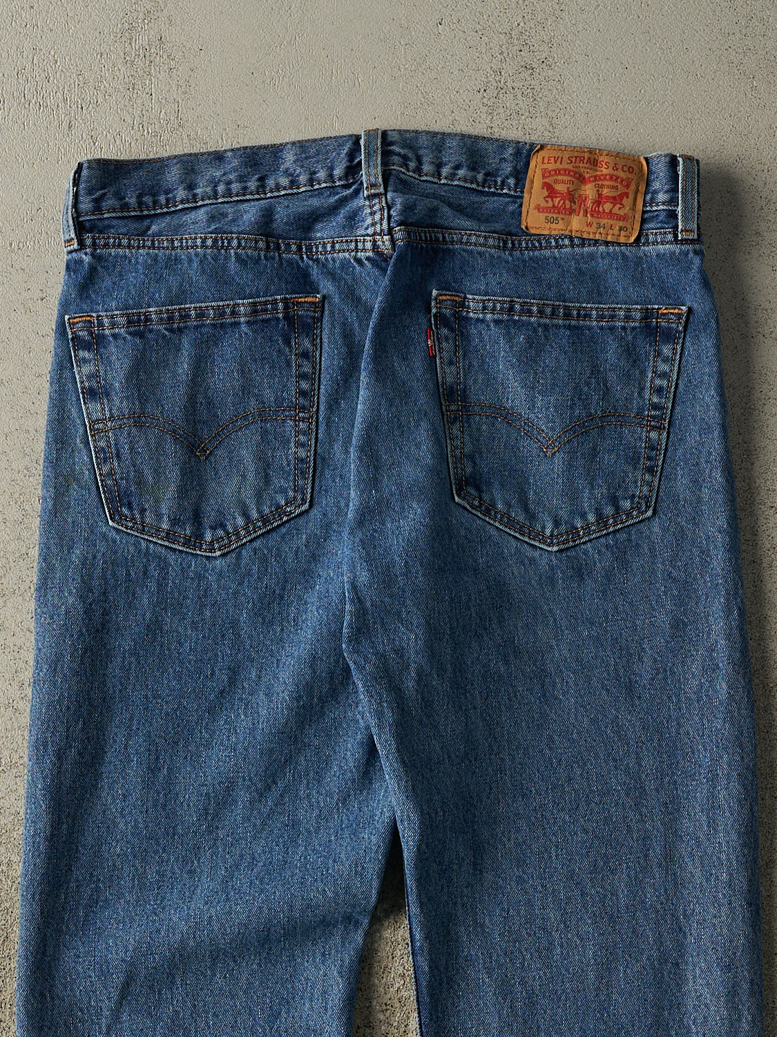 Vintage Y2K Mid Wash Levi's 505 Jeans (34x30)