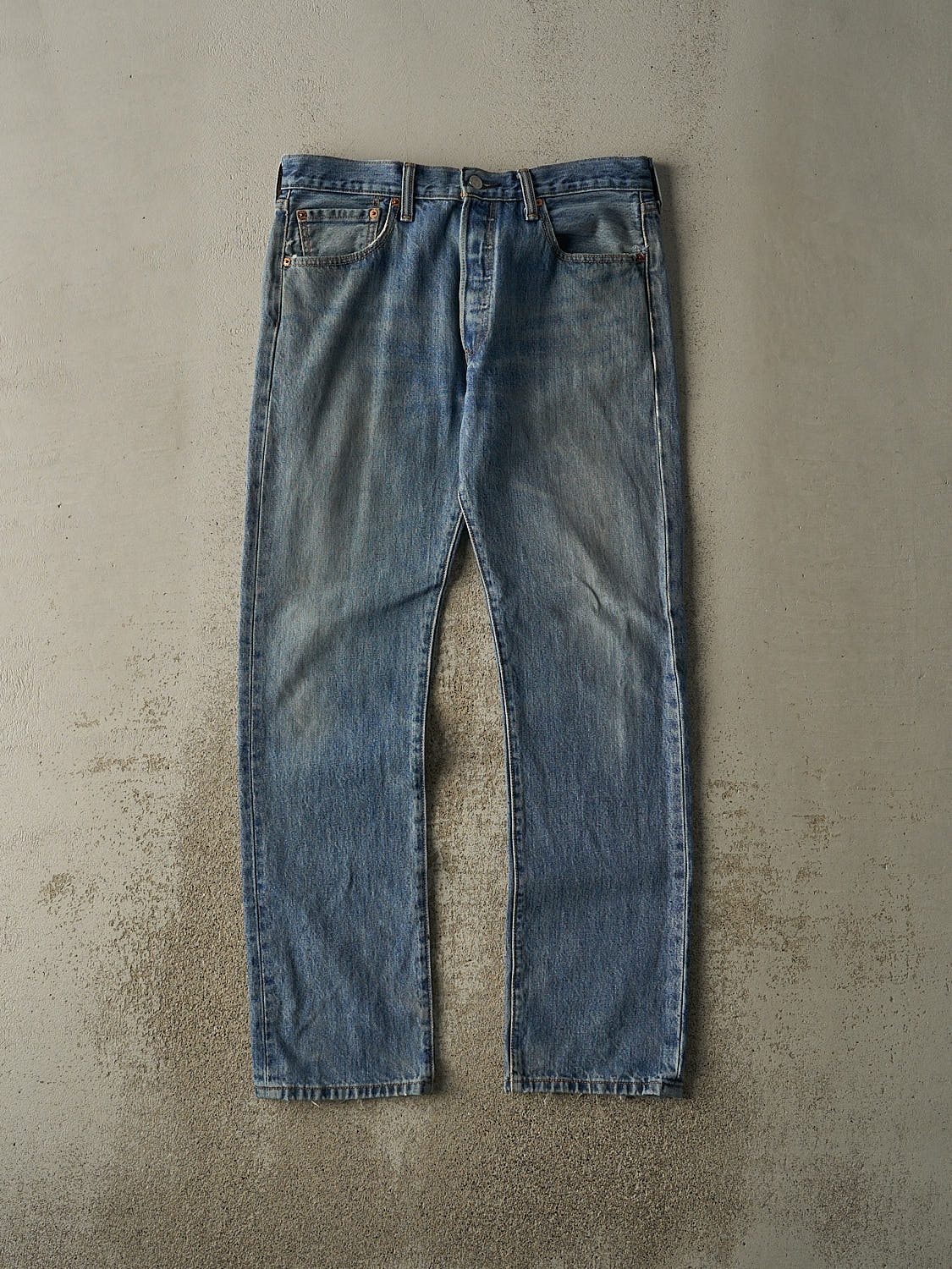 Vintage Y2K Mid Wash Levi's 501 Jeans (33x31.5)