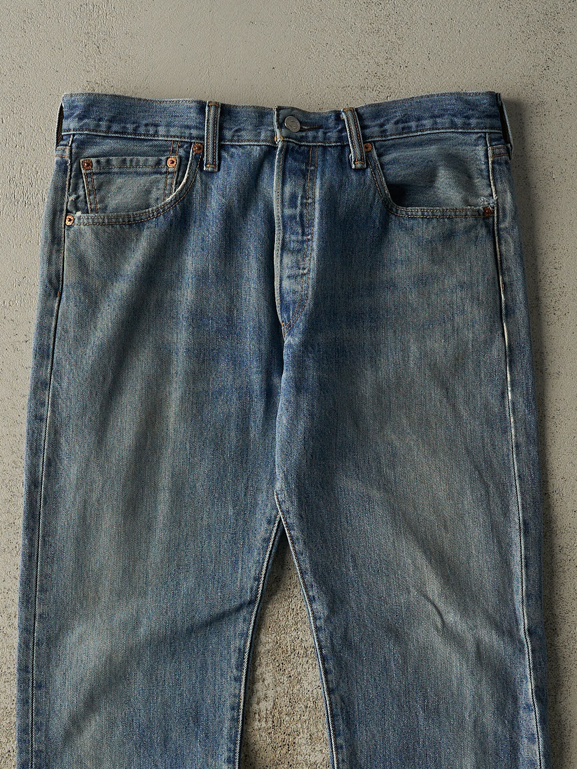 Vintage Y2K Mid Wash Levi's 501 Jeans (33x31.5)