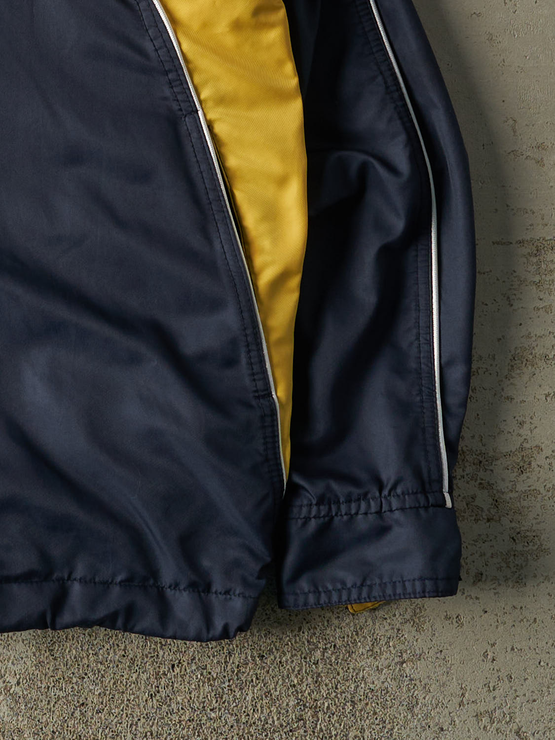 Vintage 90s Navy Blue & Yellow Notre Dame Wildcats Varsity Track Jacket (M)