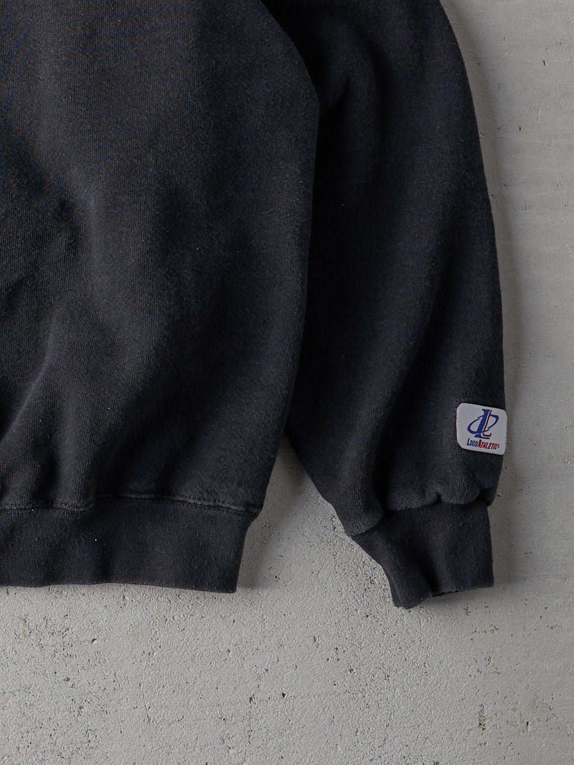 Vintage 90s Black Minnesota Timberwolves Embroidered Crewneck (L)