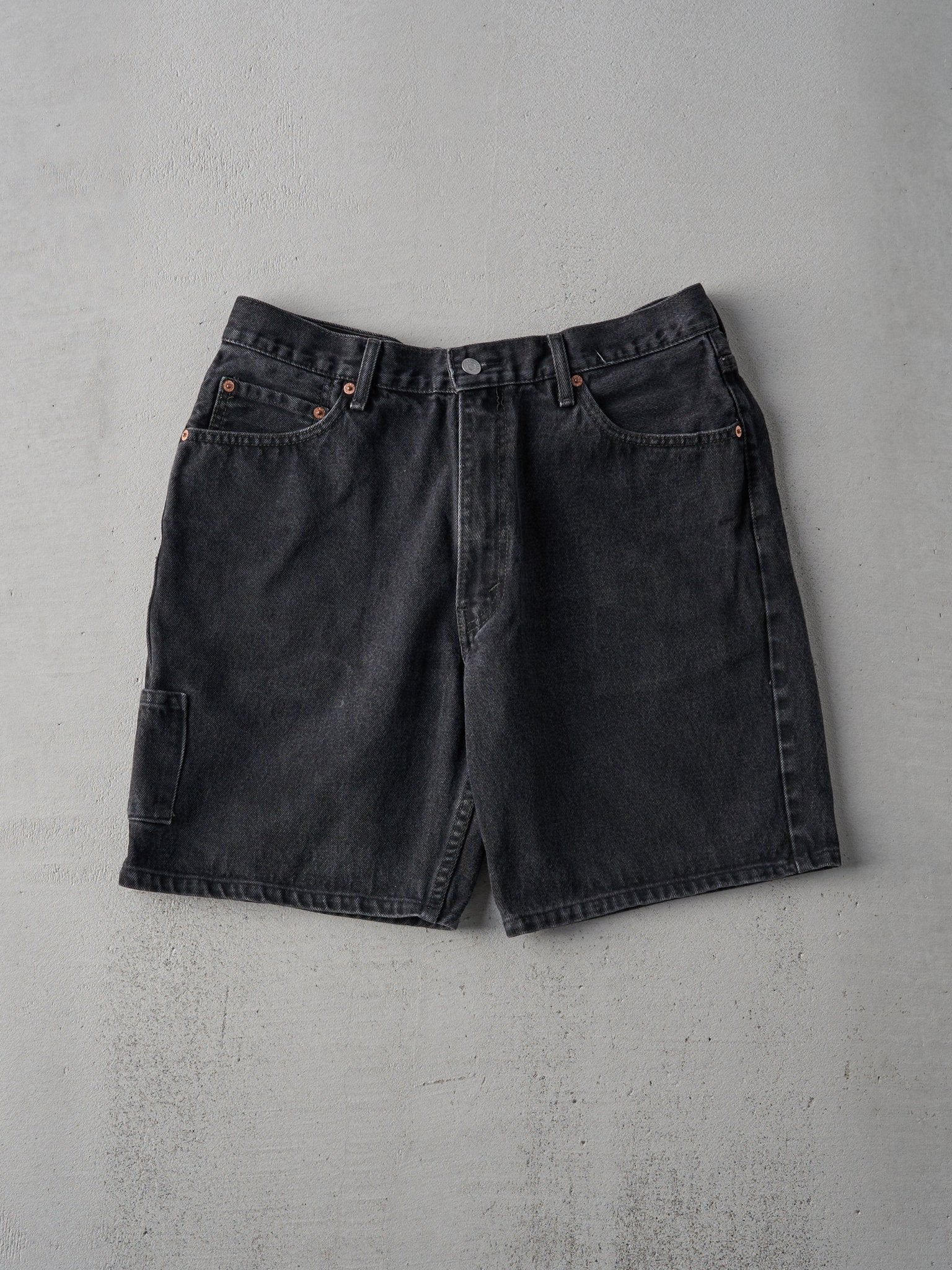 Vintage 90s Black Levi's 550 Shorts (35x8)