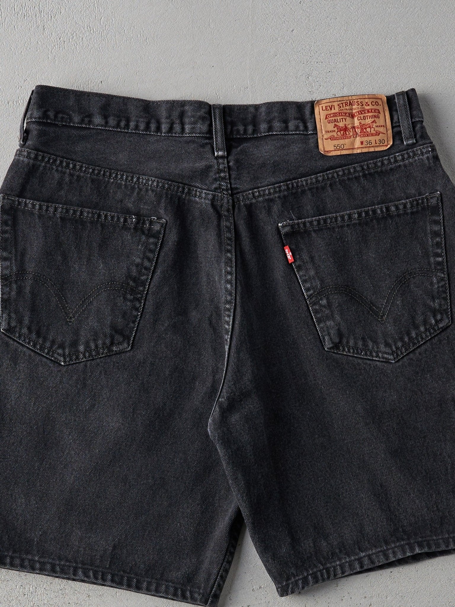 Vintage 90s Black Levi's 550 Shorts (35x8)